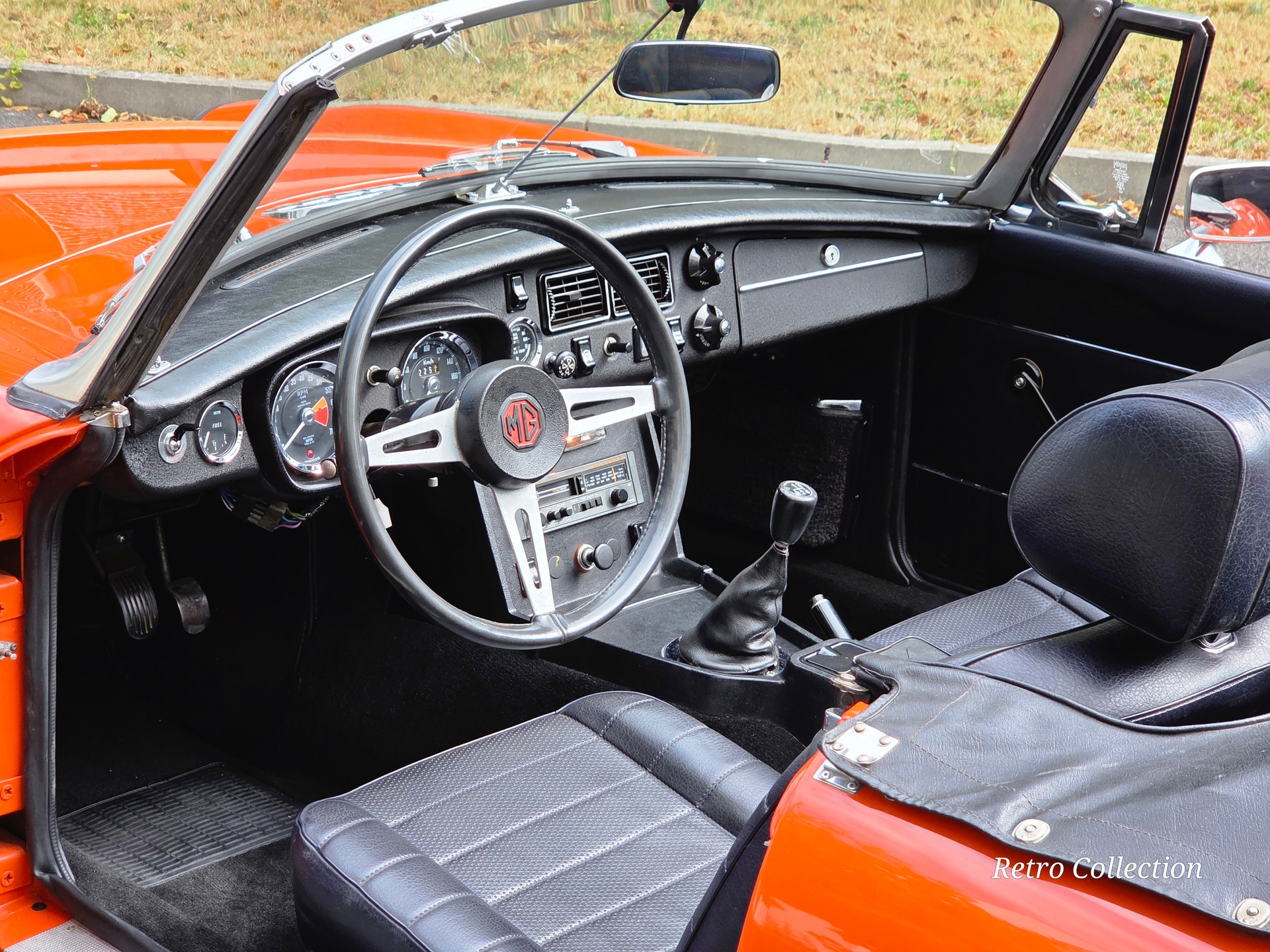 MG MGB - voiture CH - pare-chocs chromés - overdrive - pneus neufs - excellent état - couvre-tonneau - expertisée vétéran 05.26.-image-10