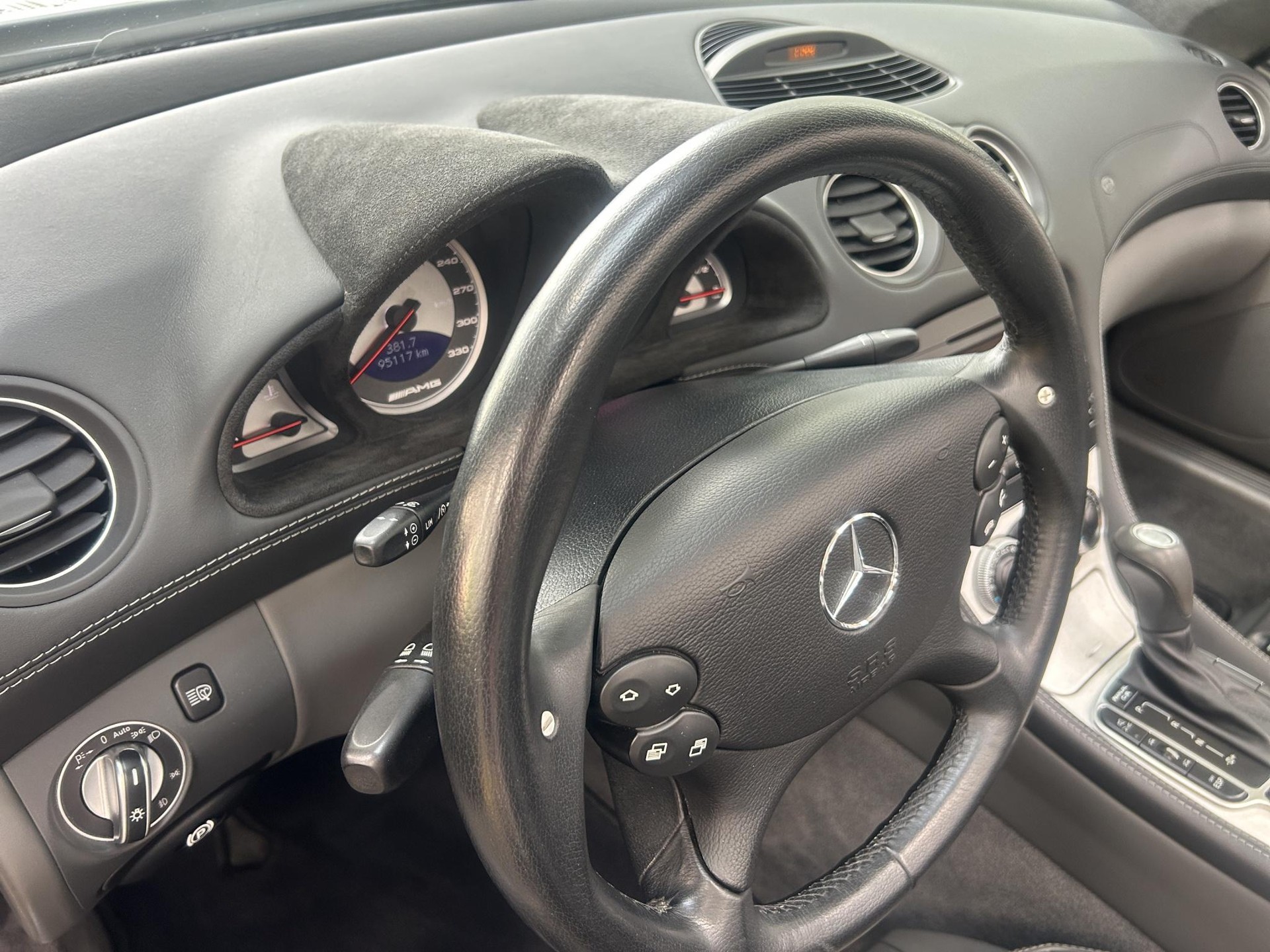 MERCEDES-BENZ SL 55 V8 AMG Cabriolet-image-11