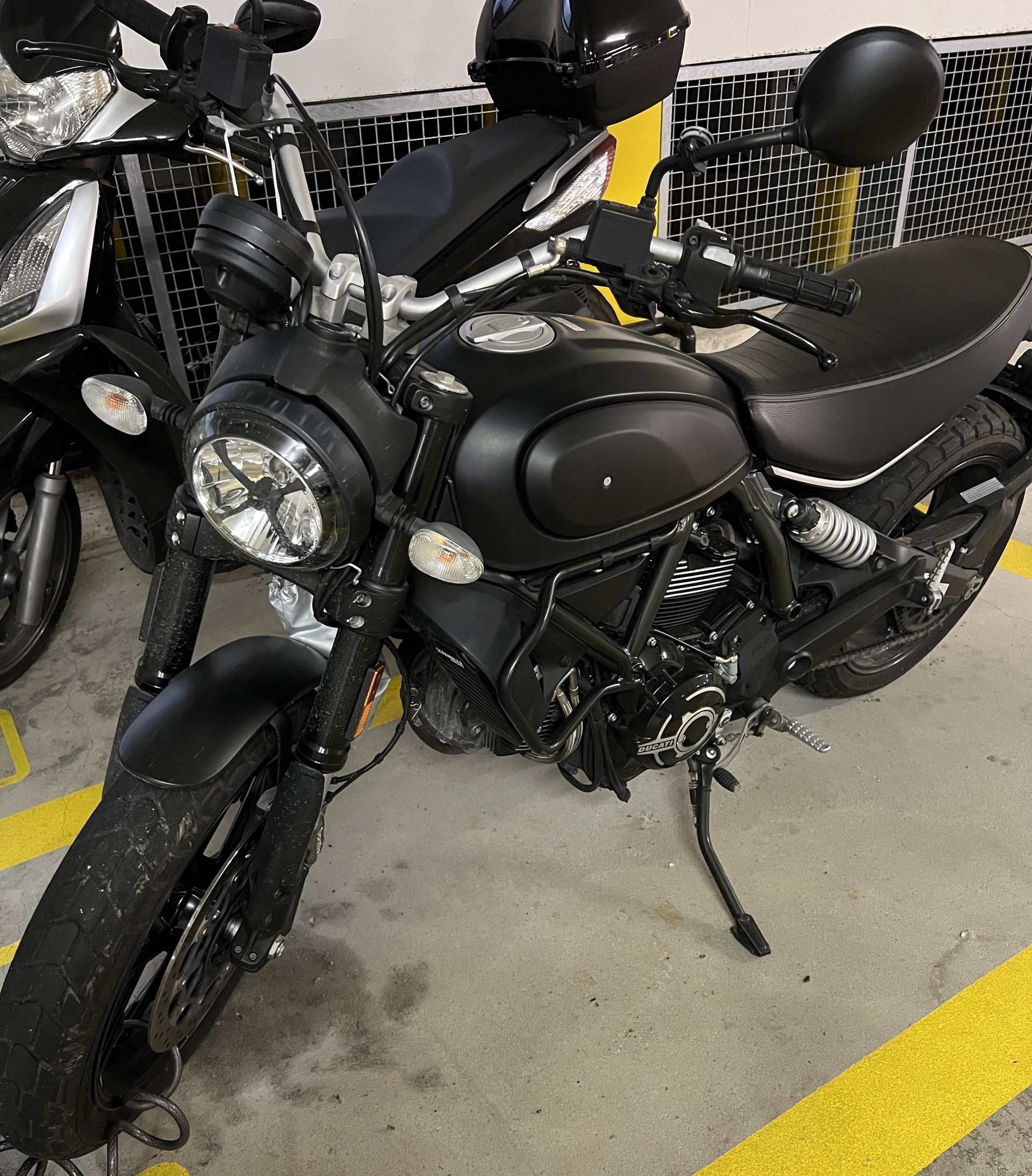 DUCATI Scrambler 803 Icon Dark-image-2