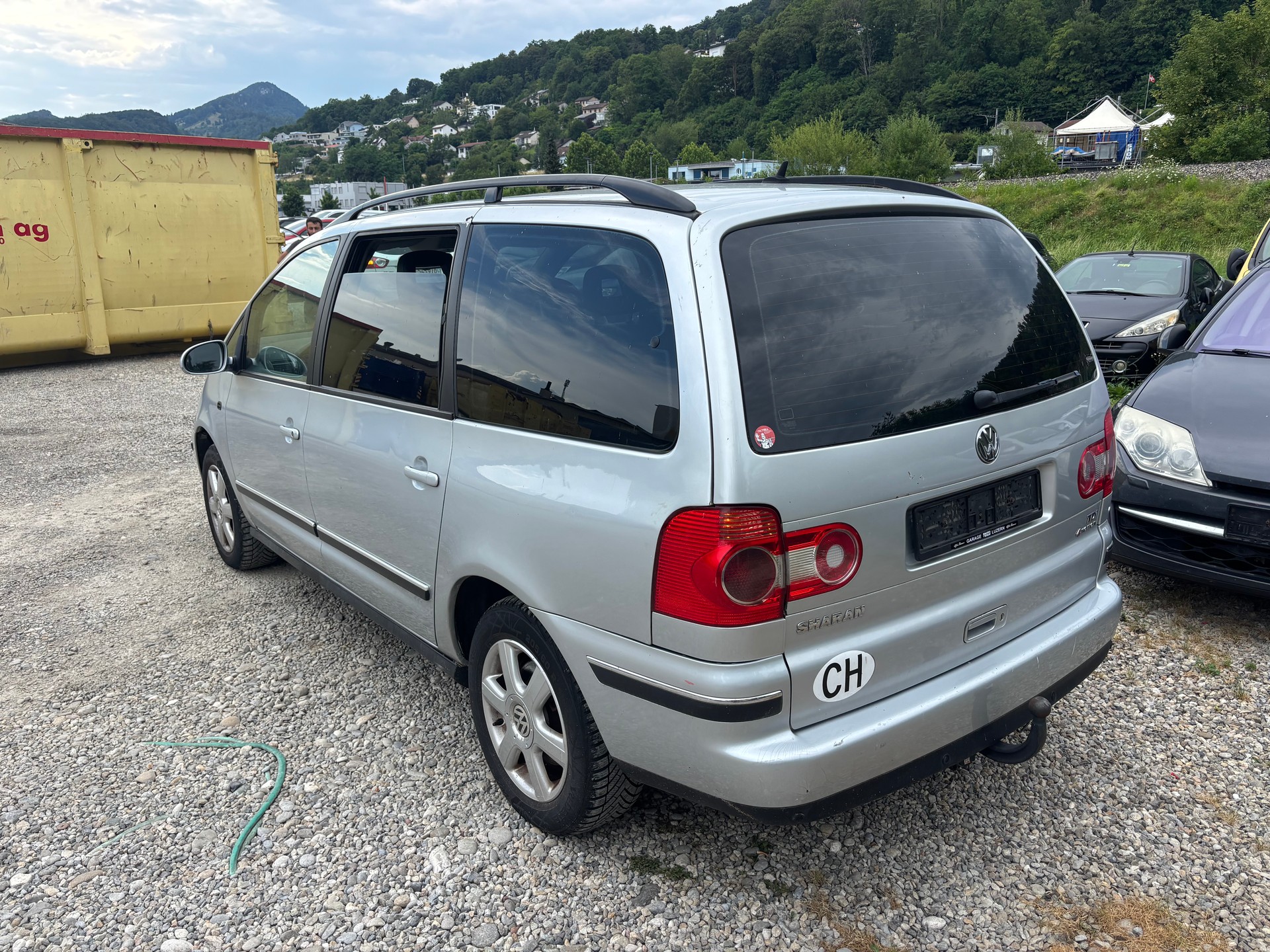 VW Sharan 1.9 TDI Highline 4Motion-image-3