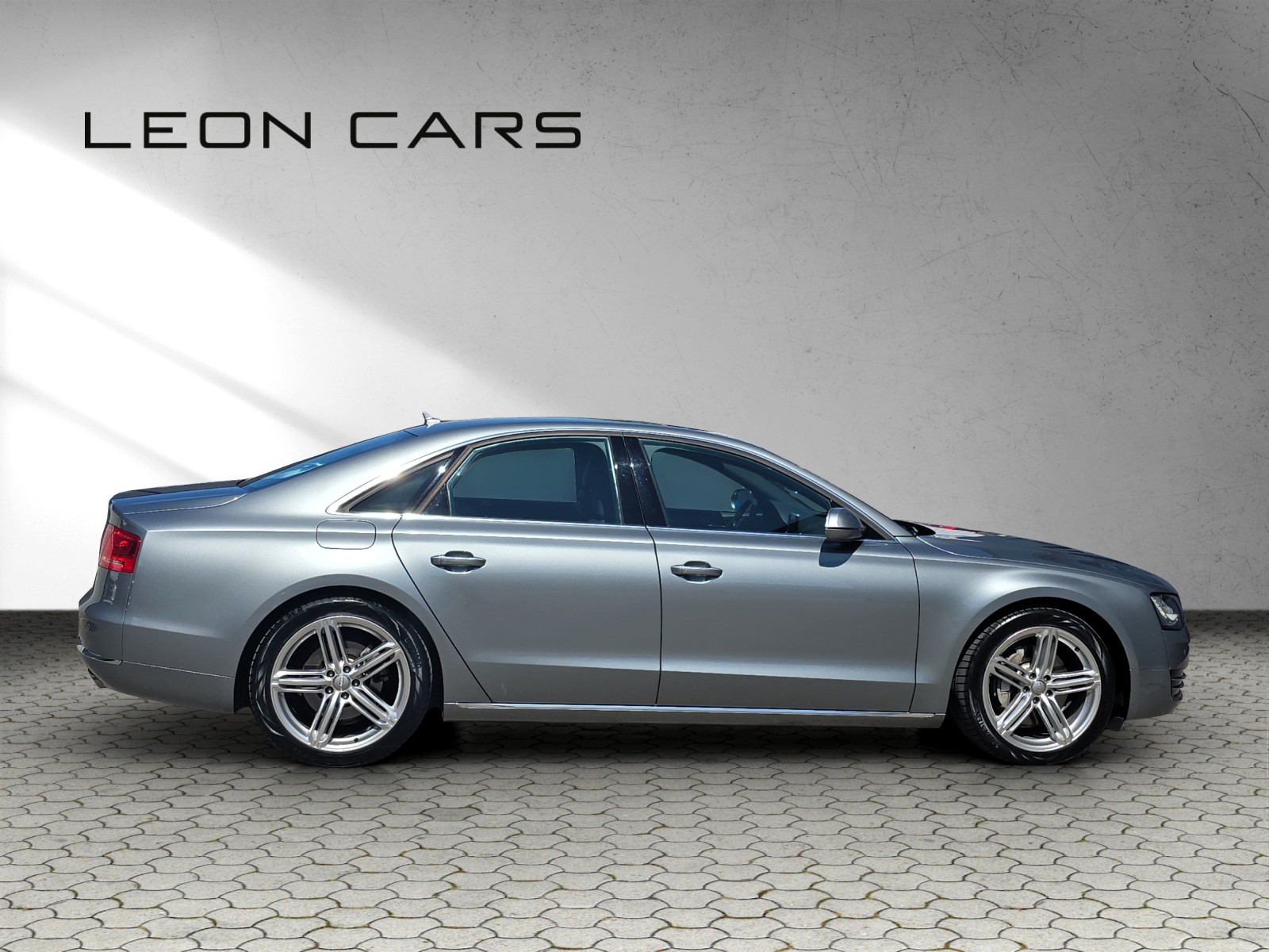 AUDI A8 3.0 TDI quattro tiptronic mit Luftfederung-showroom-element-3