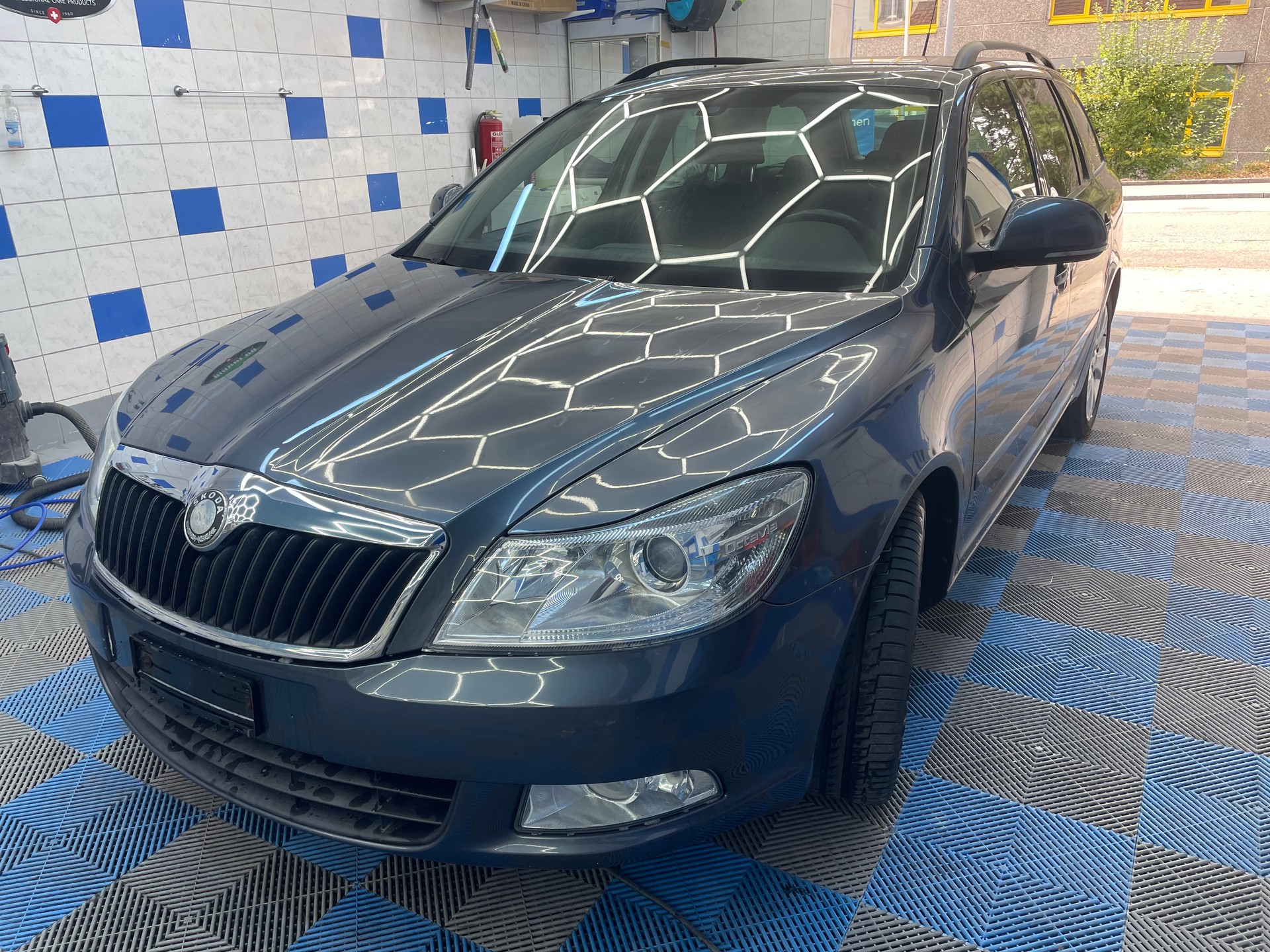 SKODA Octavia Combi 1.4 TSI Entry DSG-image-1