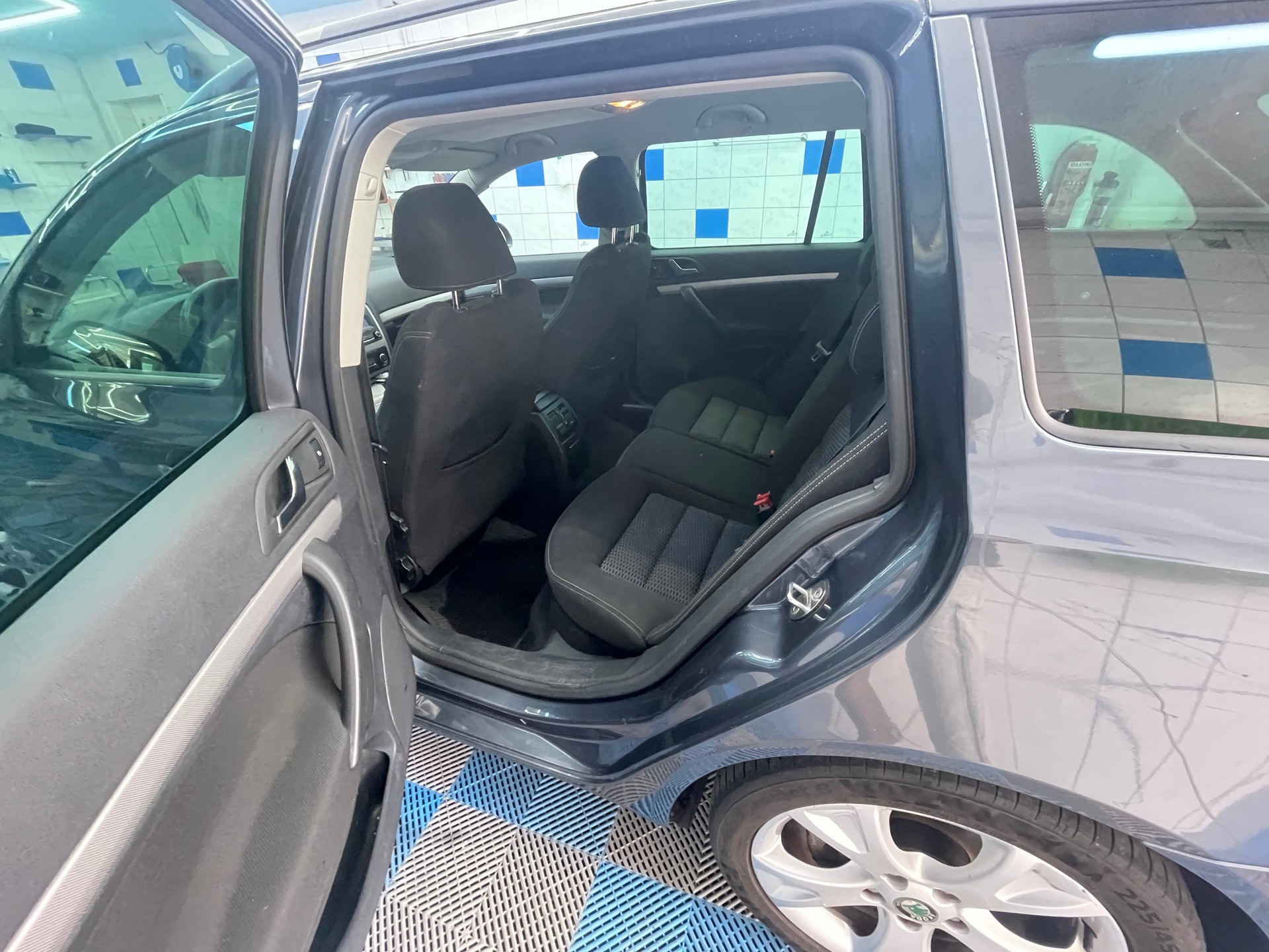 SKODA Octavia Combi 1.4 TSI Entry DSG-image-6
