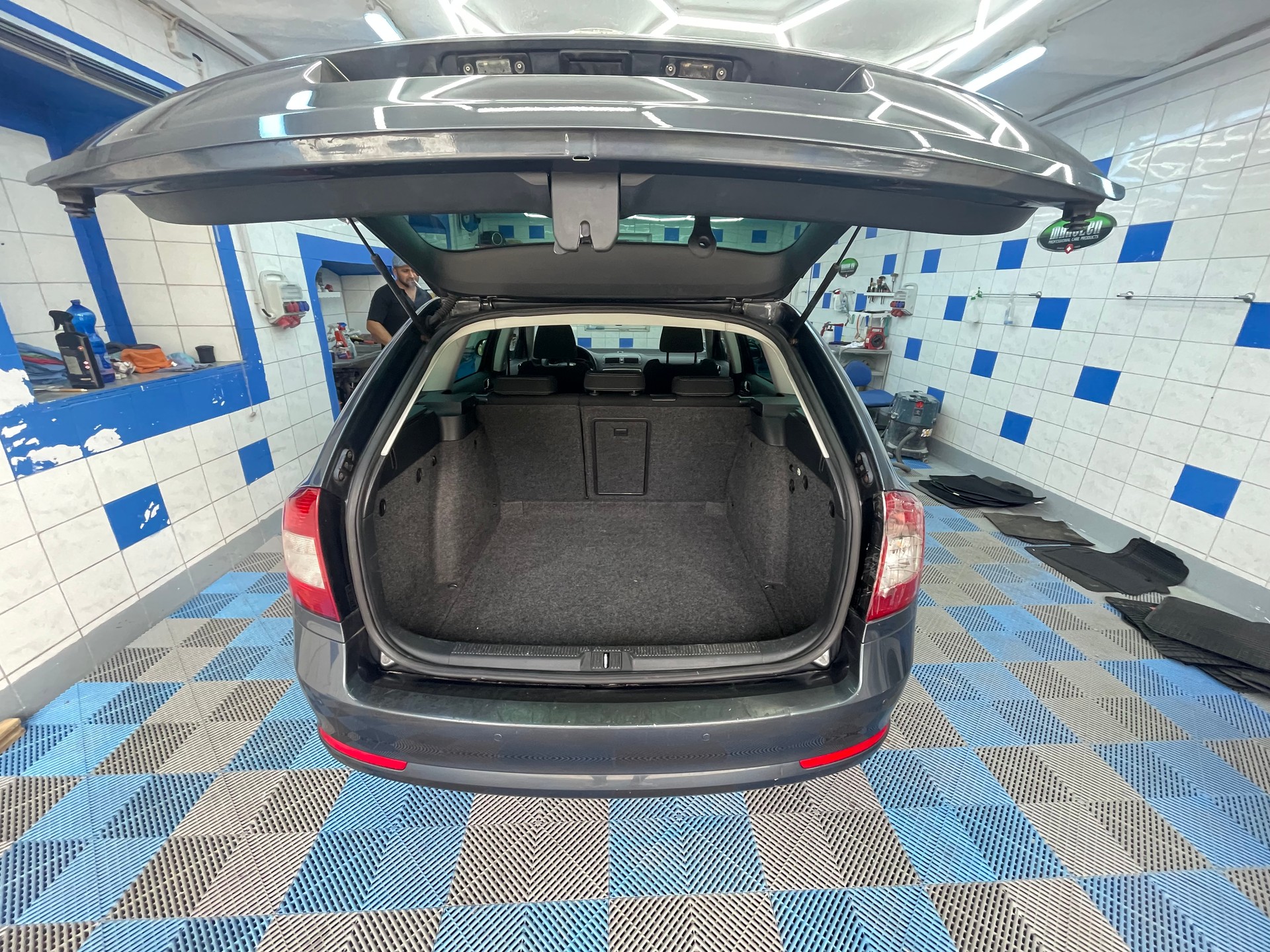 SKODA Octavia Combi 1.4 TSI Entry DSG-image-5