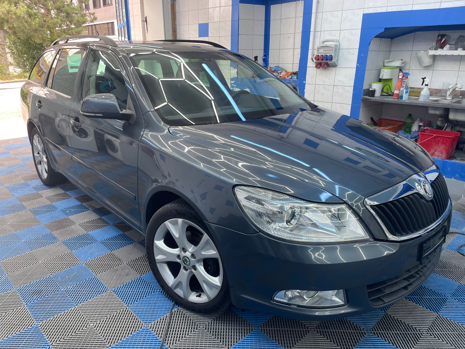 SKODA Octavia Combi 1.4 TSI Entry DSG-image-2