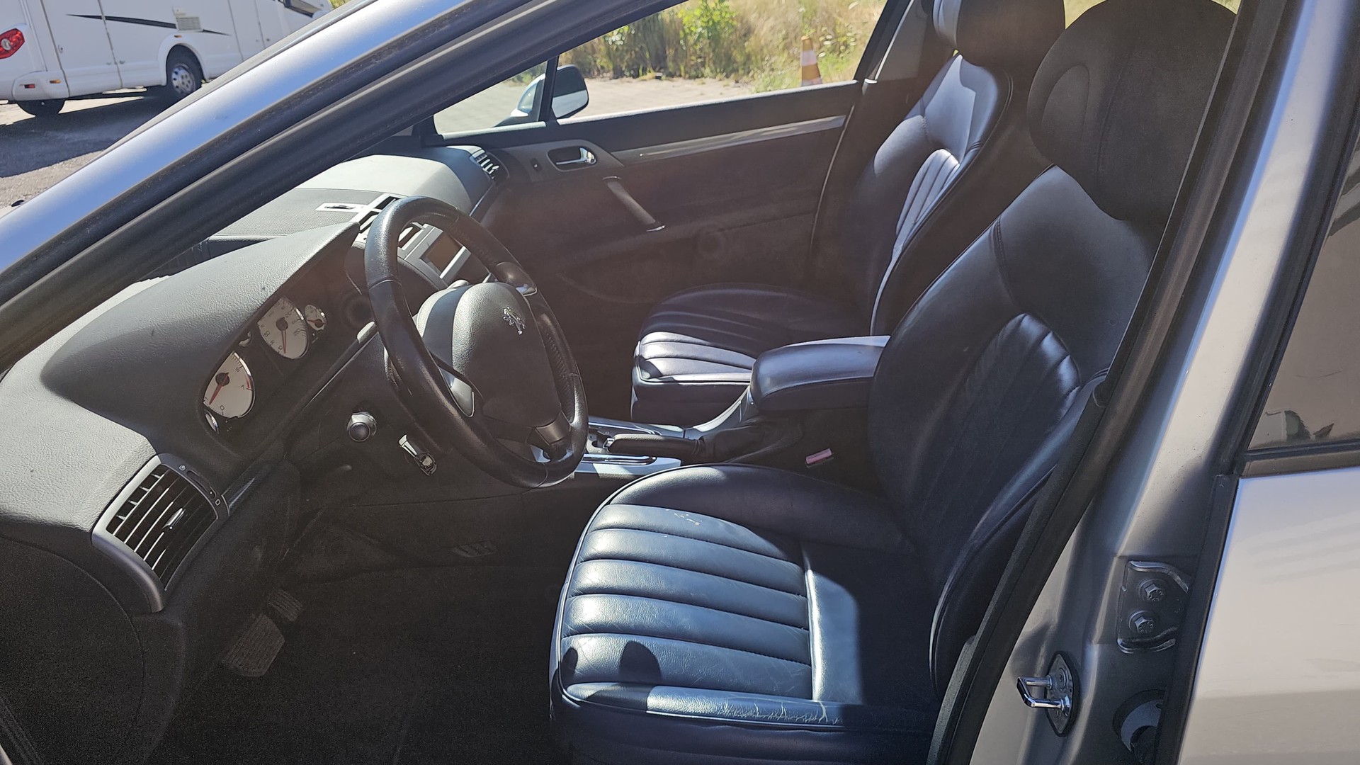 PEUGEOT 407 3.0 ST Dynamic Automatic-image-2