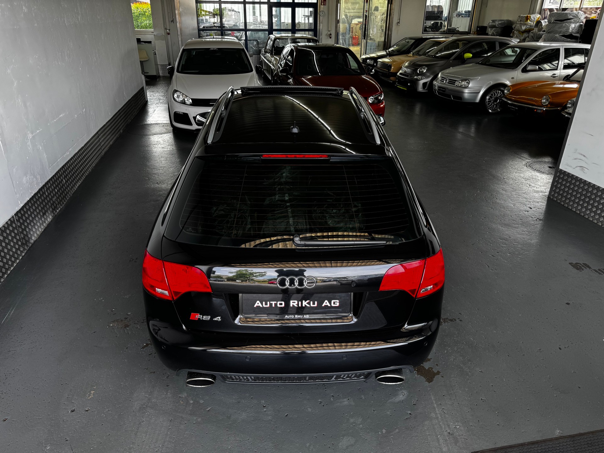 AUDI RS4 4.2 Quattro-image-9