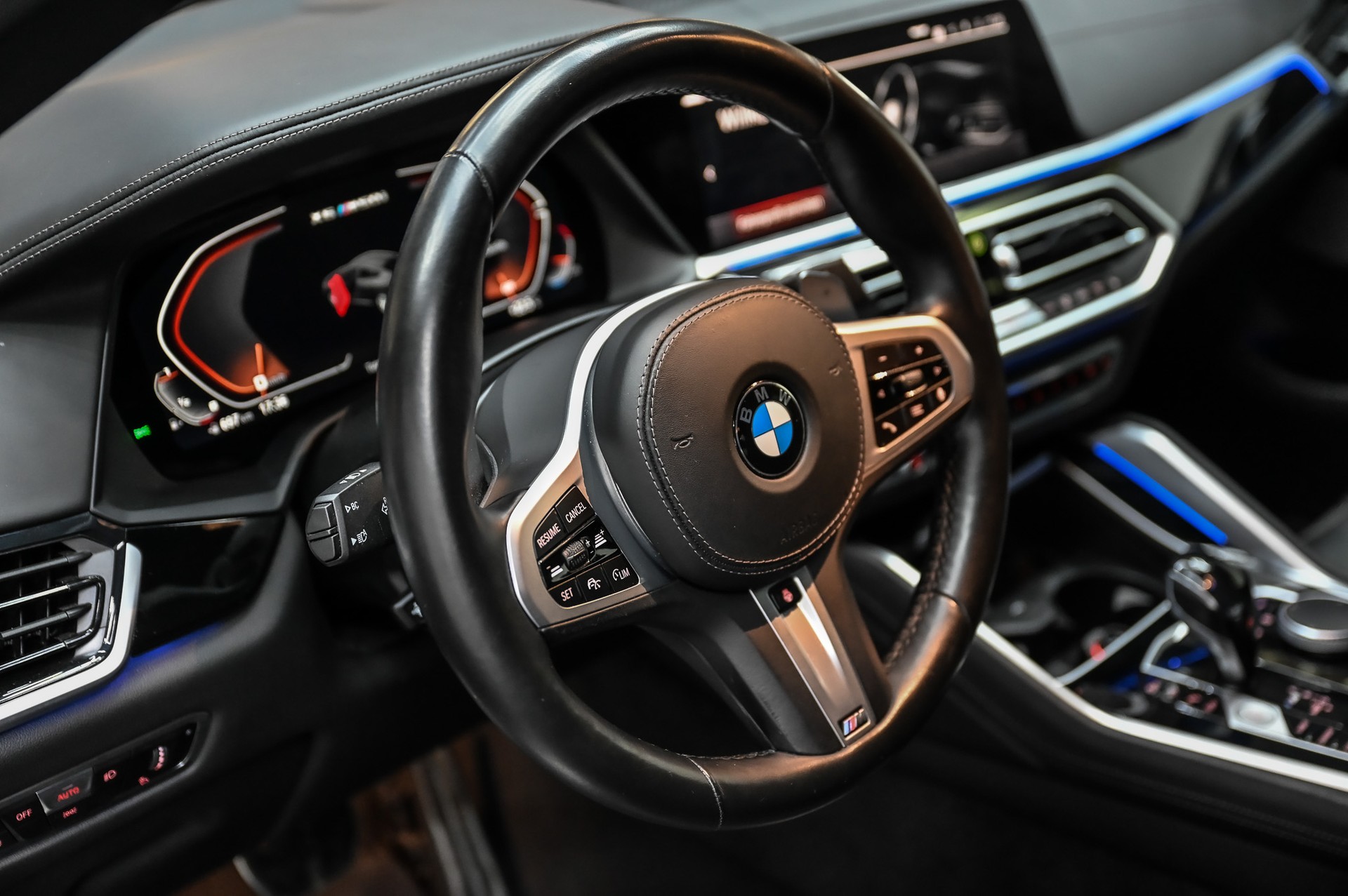 BMW X6 M50i-image-16