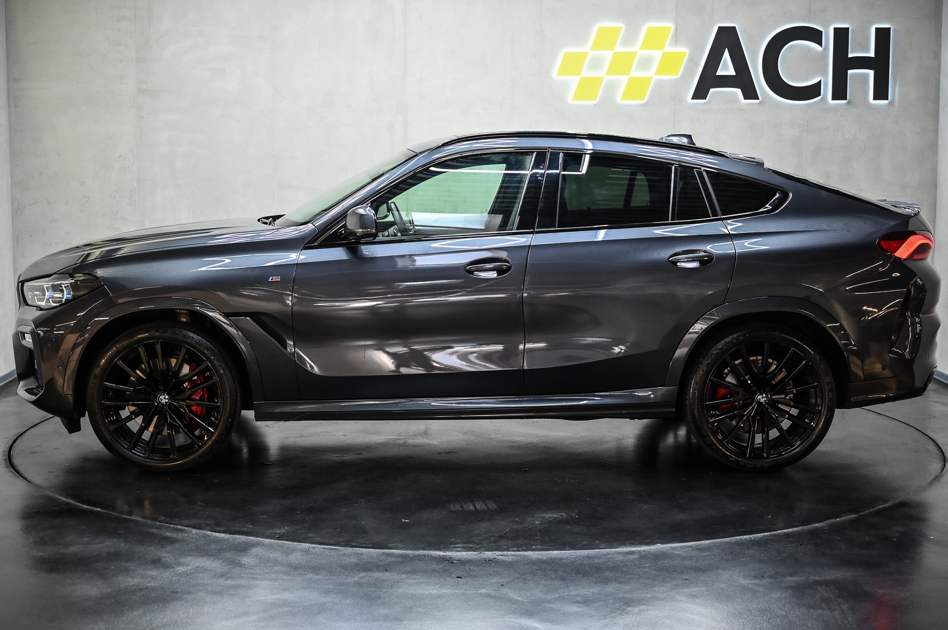 BMW X6 M50i-image-4