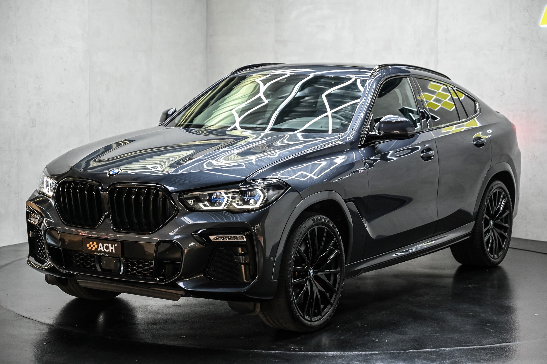 BMW X6 M50i-showroom-element-2