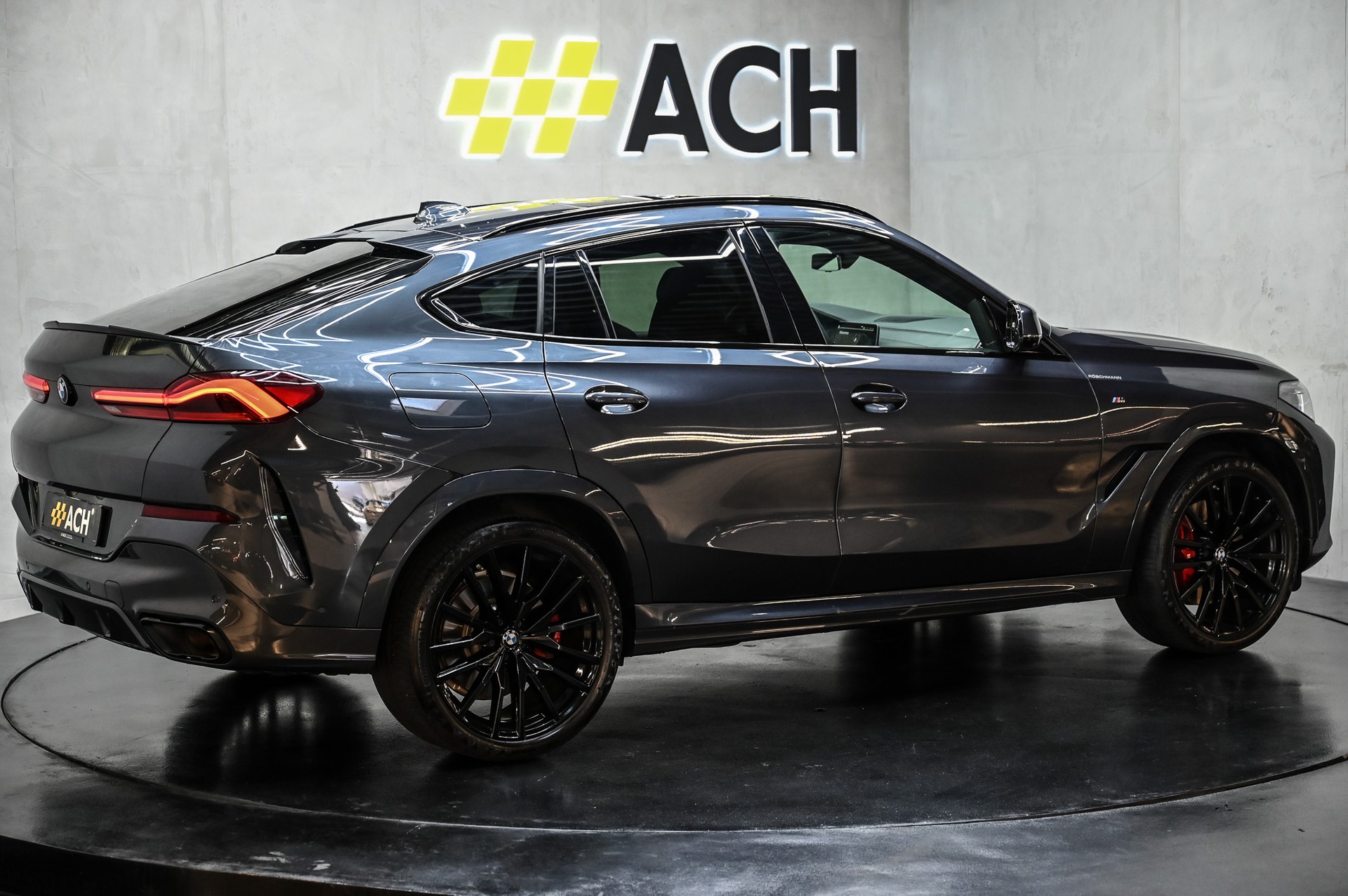 BMW X6 M50i-image-9