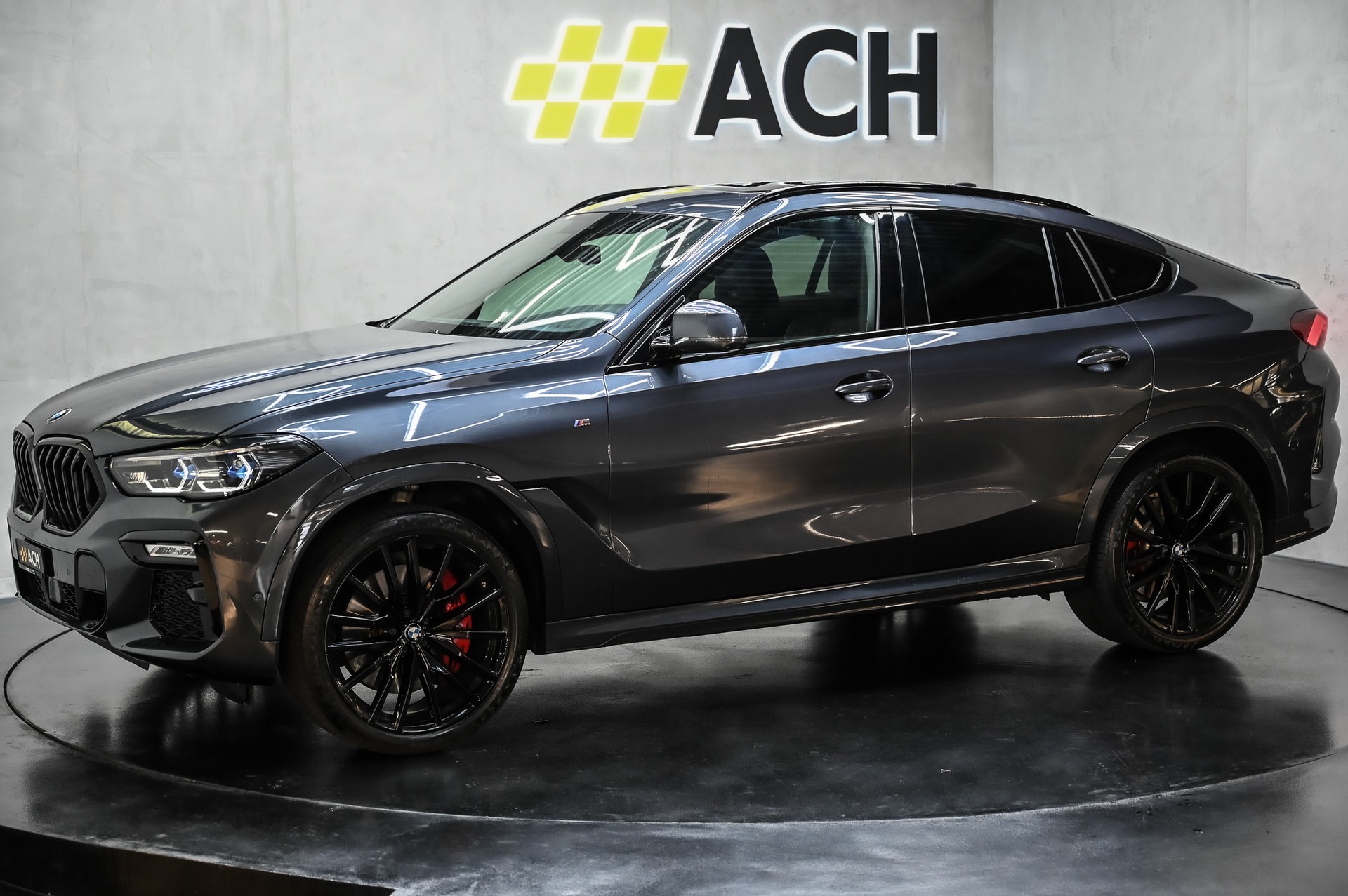 BMW X6 M50i-showroom-element-3