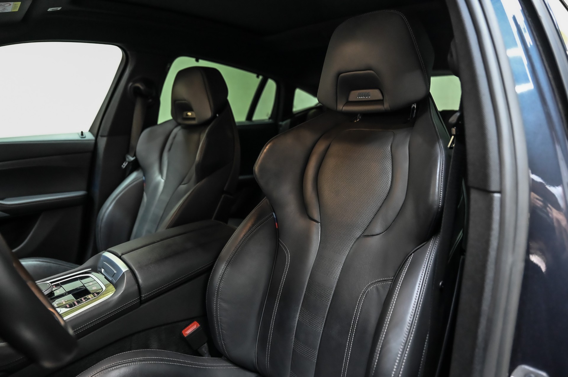 BMW X6 M50i-image-24
