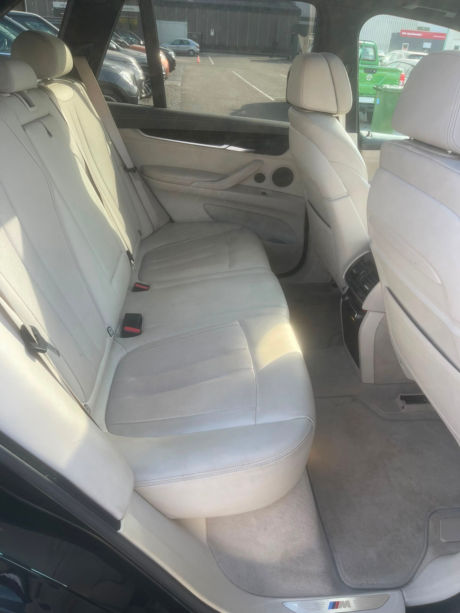 BMW X5 xDrive M50d Steptronic-image-12