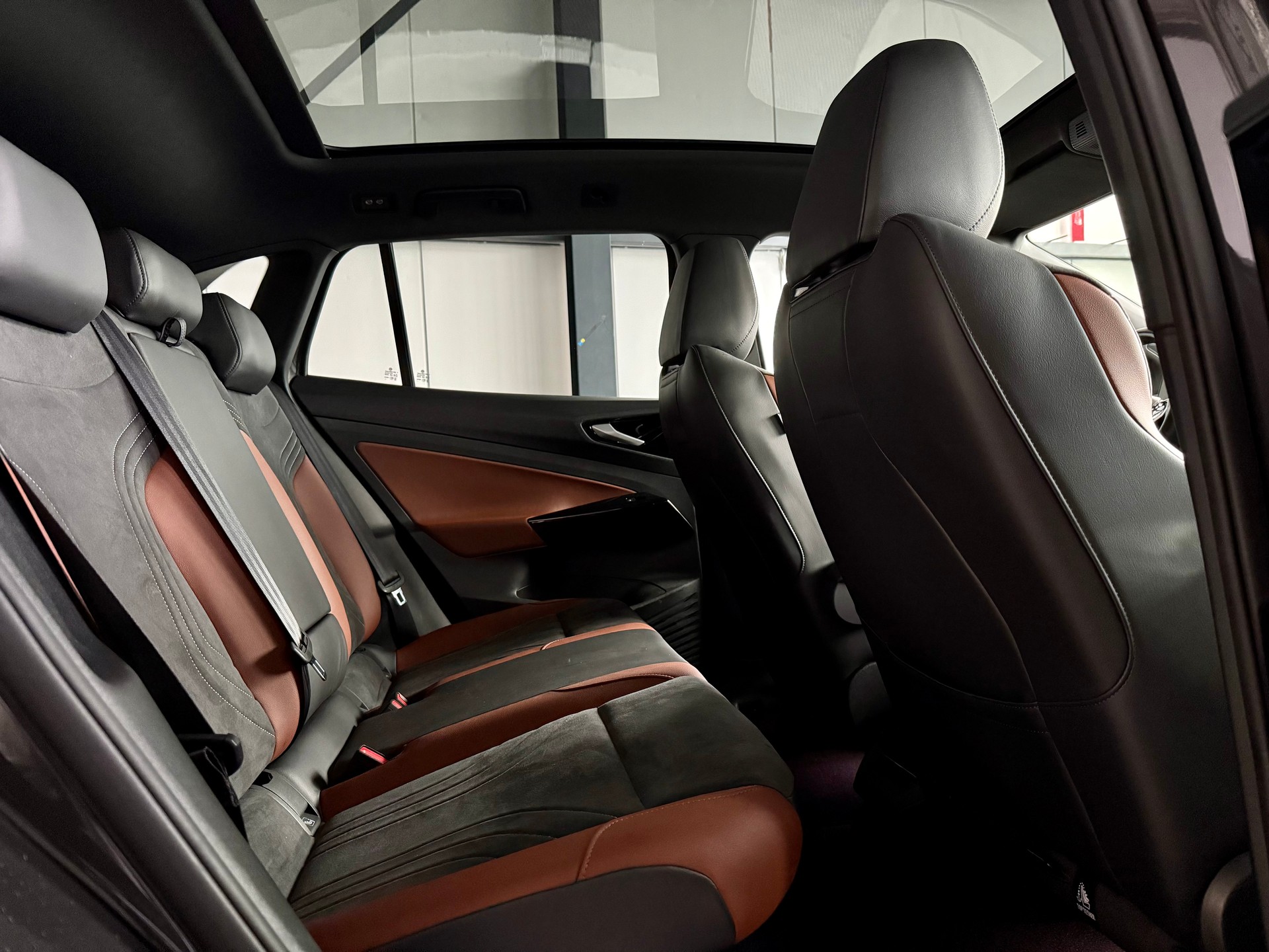VW ID.4 Pro Performance Tech 82 kWh / Vollausstattung-image-11