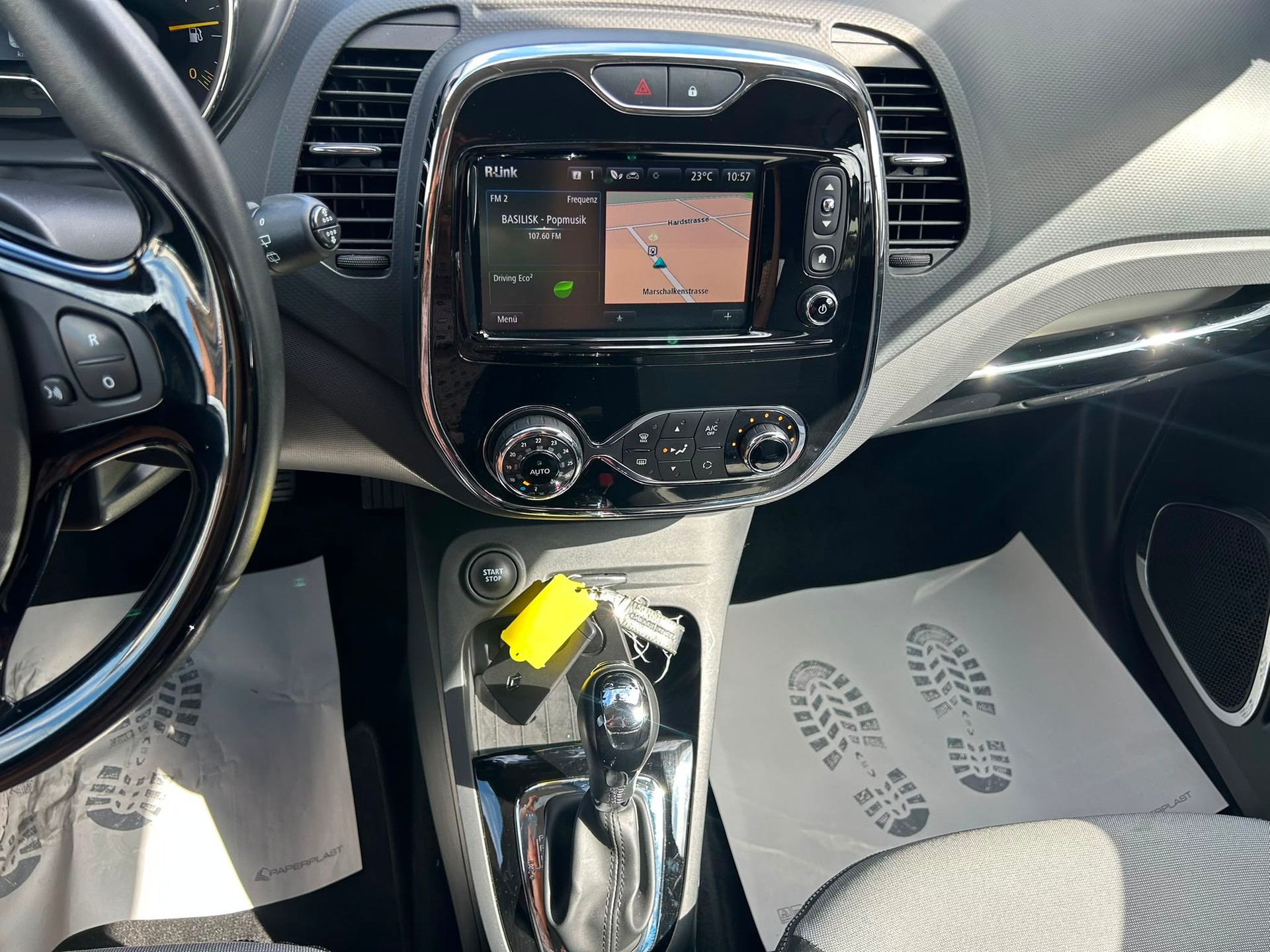 RENAULT Captur 1.2 T 16V Privilège EDC-image-7