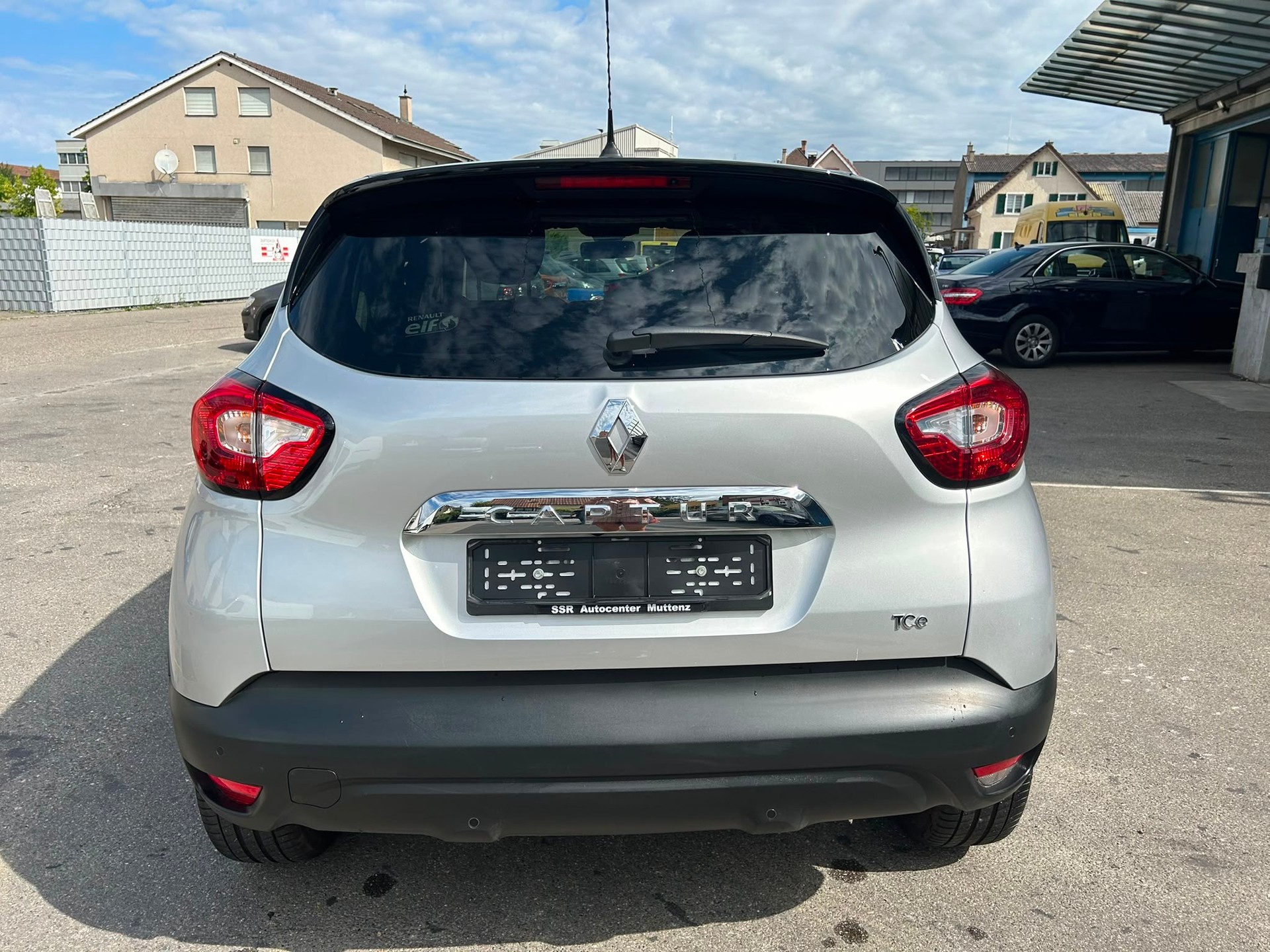 RENAULT Captur 1.2 T 16V Privilège EDC-image-5