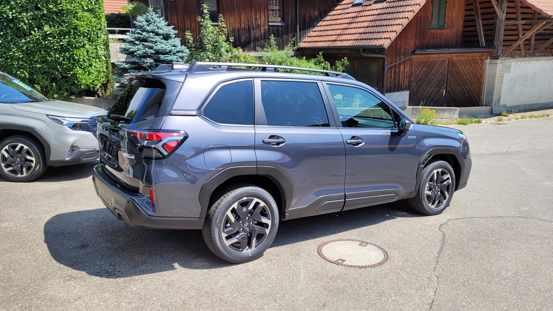 SUBARU Forester 2.0i e-Boxer Swiss Plus Lineartronic-showroom-element-3