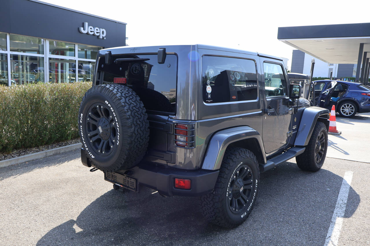 JEEP Wrangler 2.8 CRD Sahara-image-1