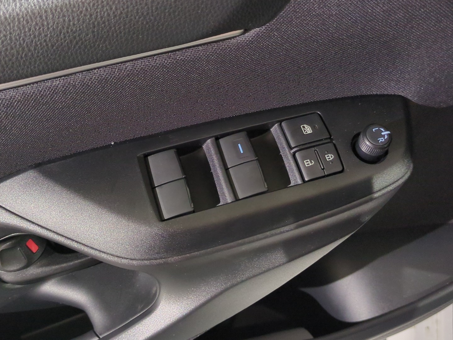 TOYOTA Yaris 1.5 Comfort e-CVT-image-18
