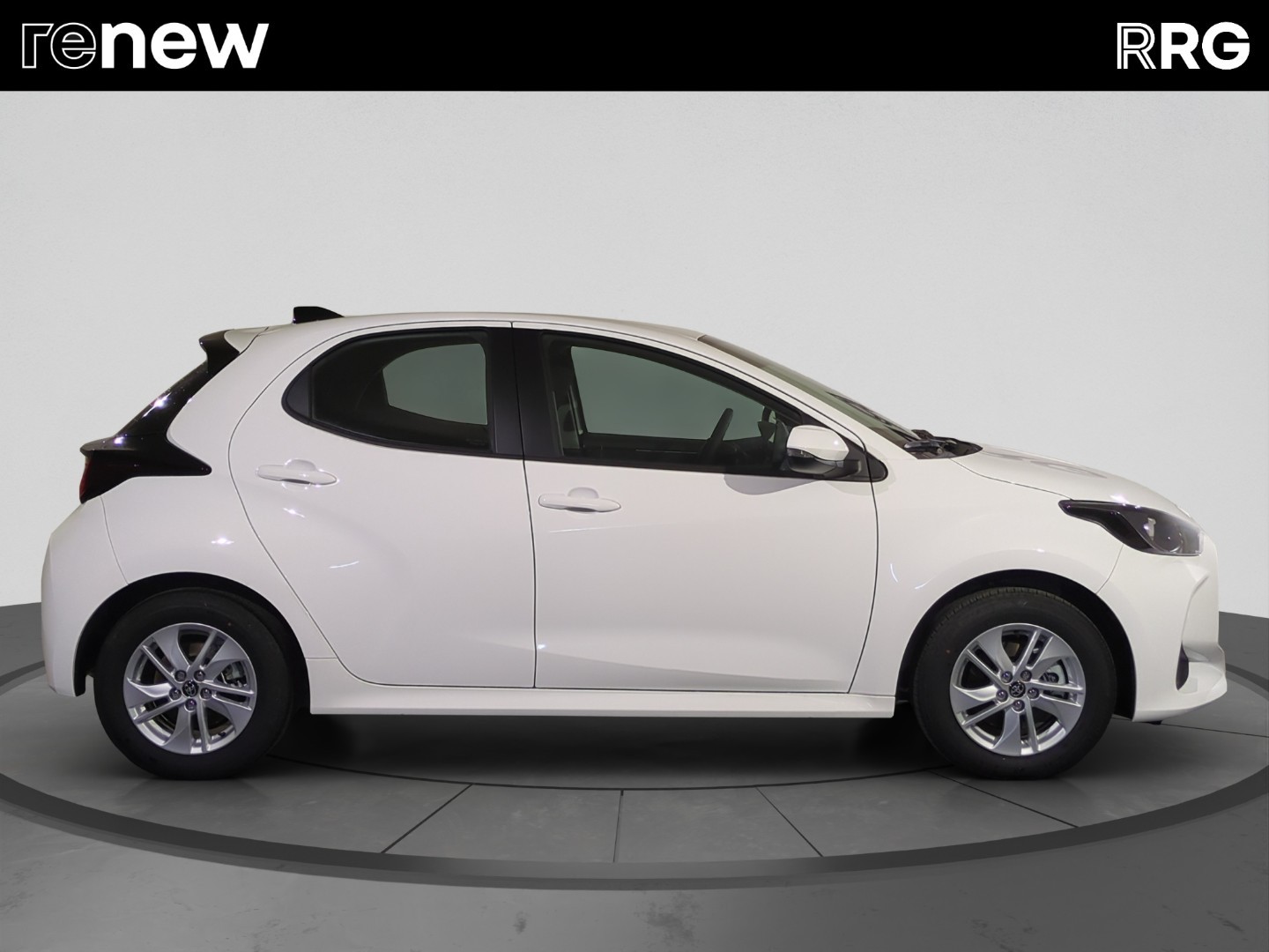 TOYOTA Yaris 1.5 Comfort e-CVT-showroom-element-1