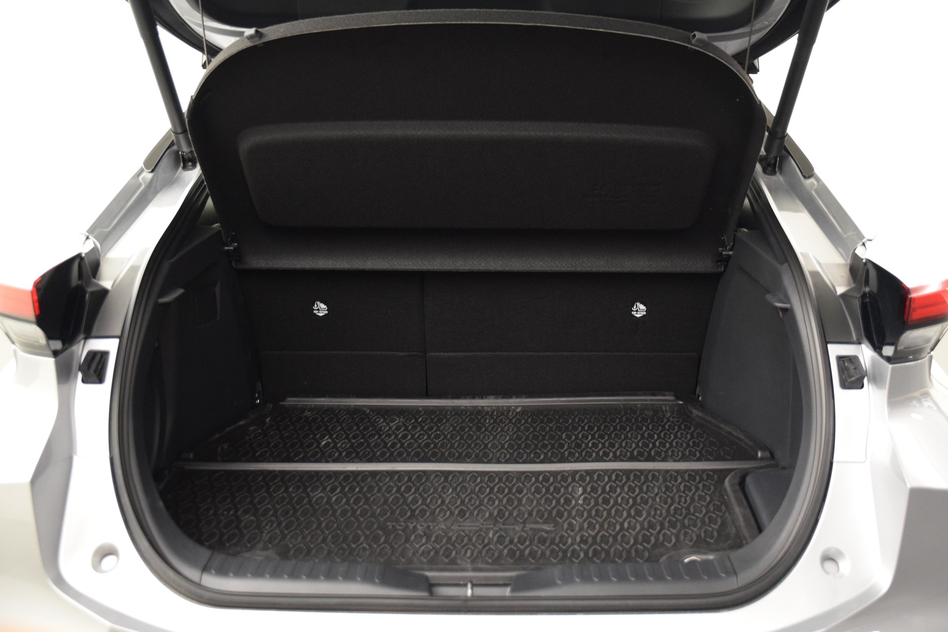 TOYOTA C-HR 2.0 PHEV Style-image-19