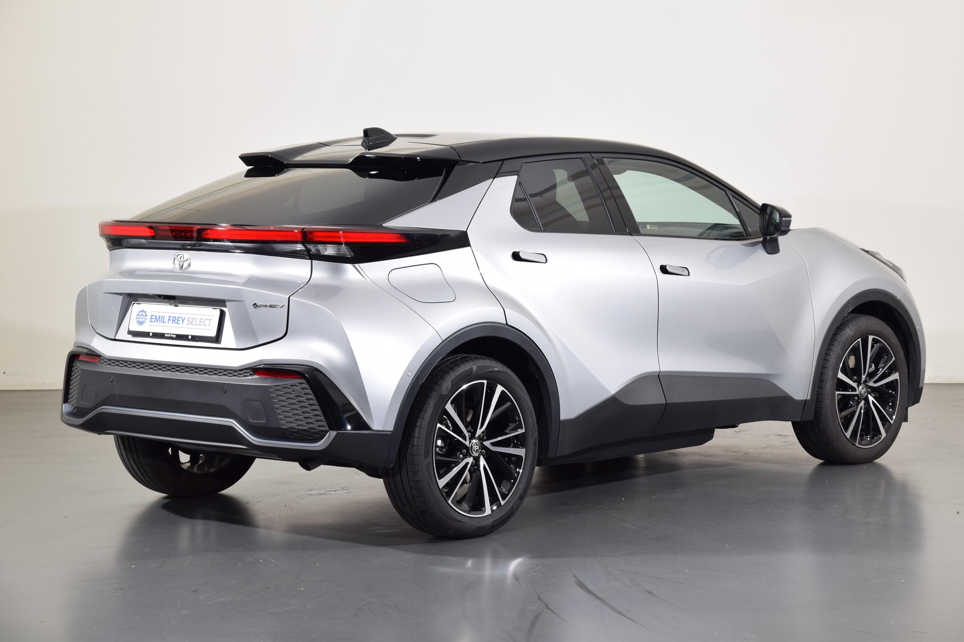 TOYOTA C-HR 2.0 PHEV Style-image-17