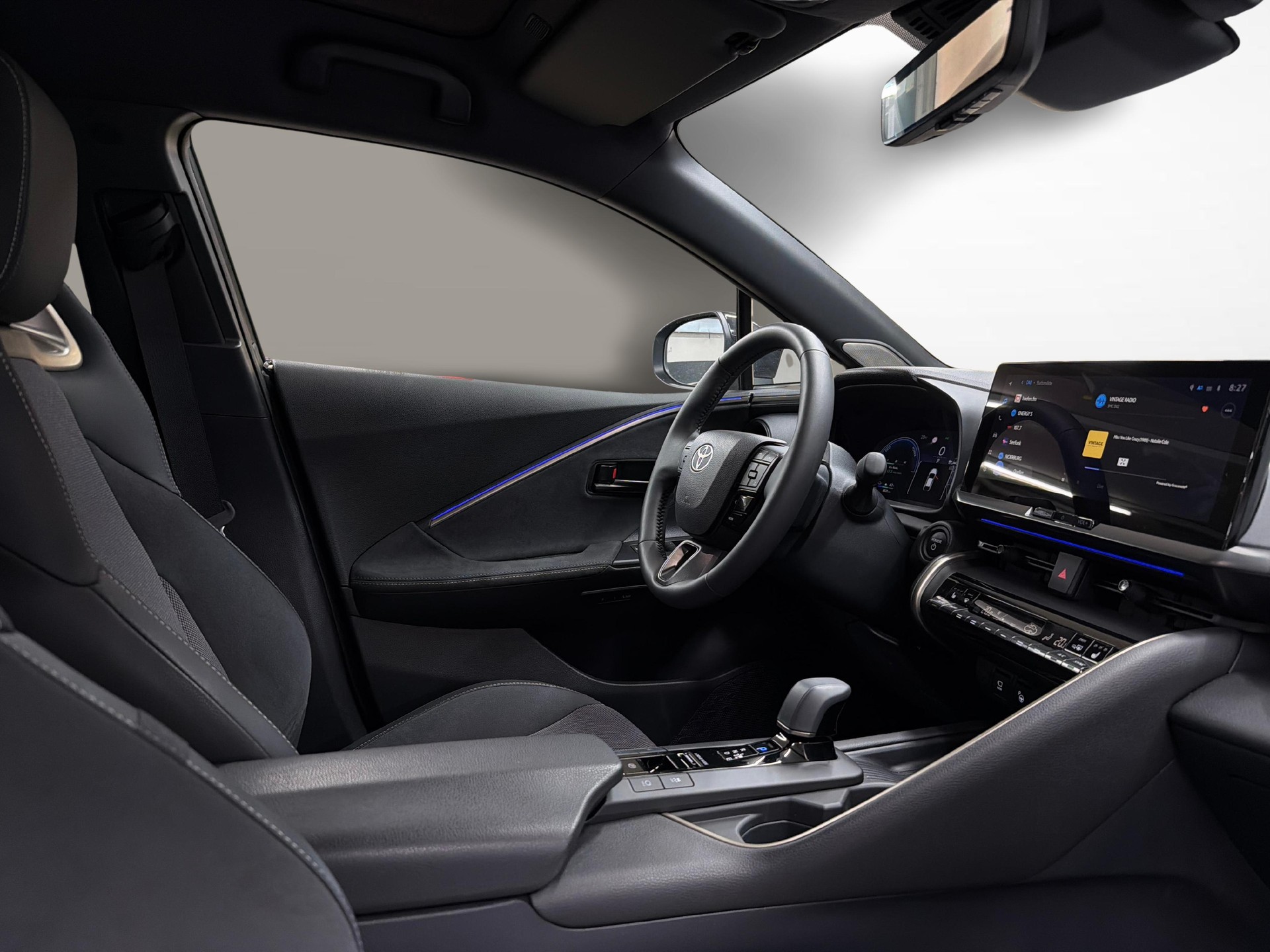 TOYOTA C-HR 2.0 PHEV Style-image-9