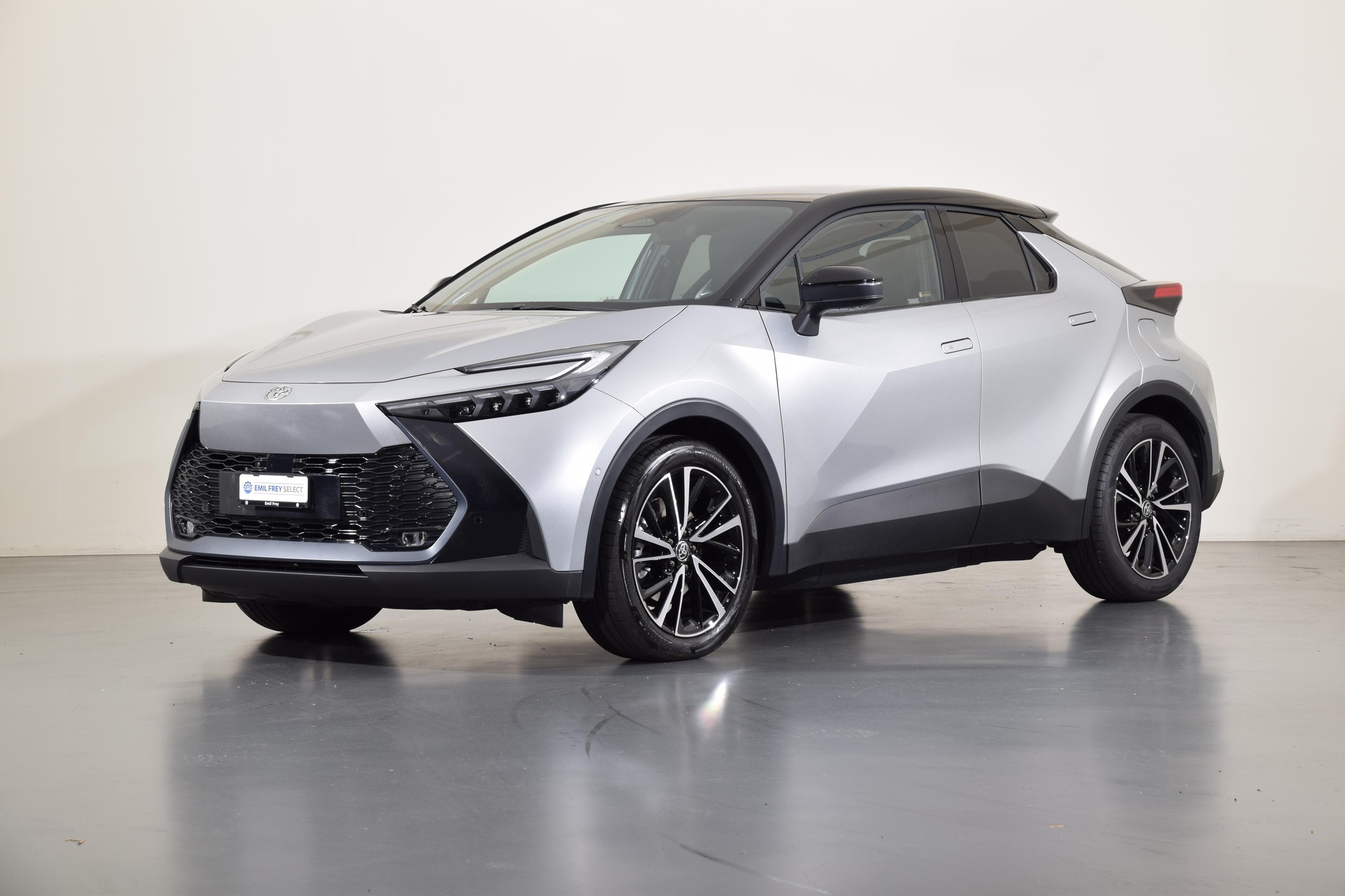 TOYOTA C-HR 2.0 PHEV Style-image-12
