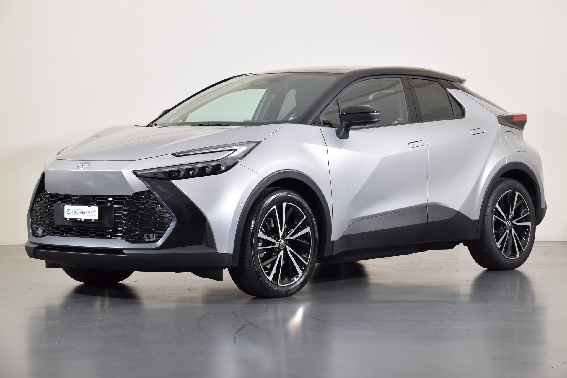 TOYOTA C-HR 2.0 PHEV Style-image-13