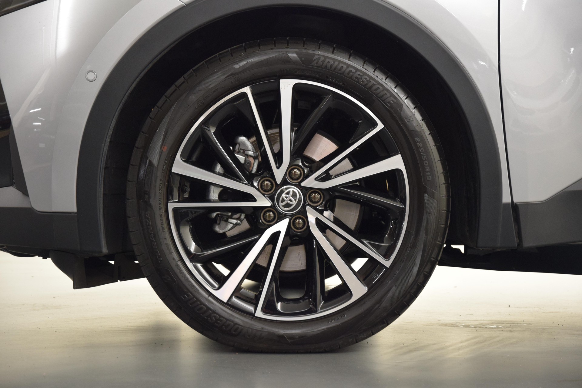 TOYOTA C-HR 2.0 PHEV Style-image-16
