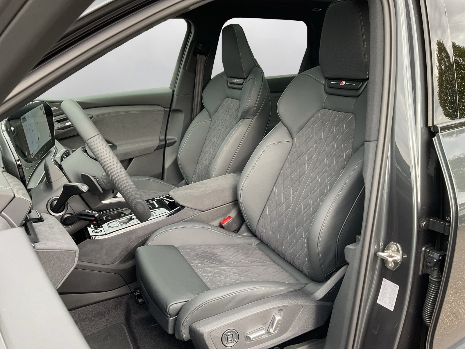AUDI Q6 e-tron quattro-image-9