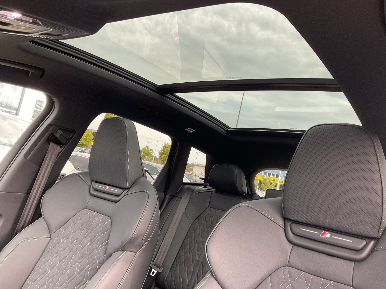 AUDI Q6 e-tron quattro-image-14