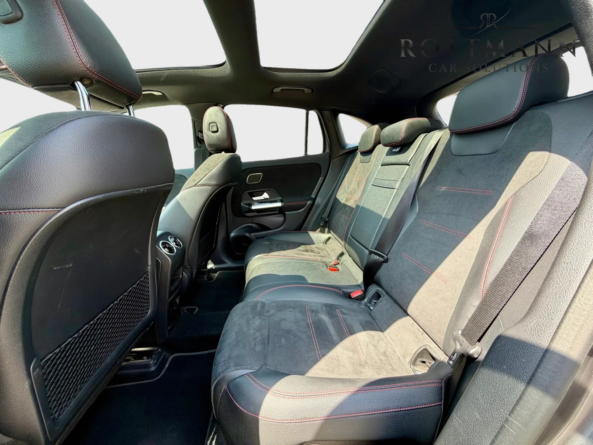MERCEDES-BENZ EQA 250 AMG Line-image-11