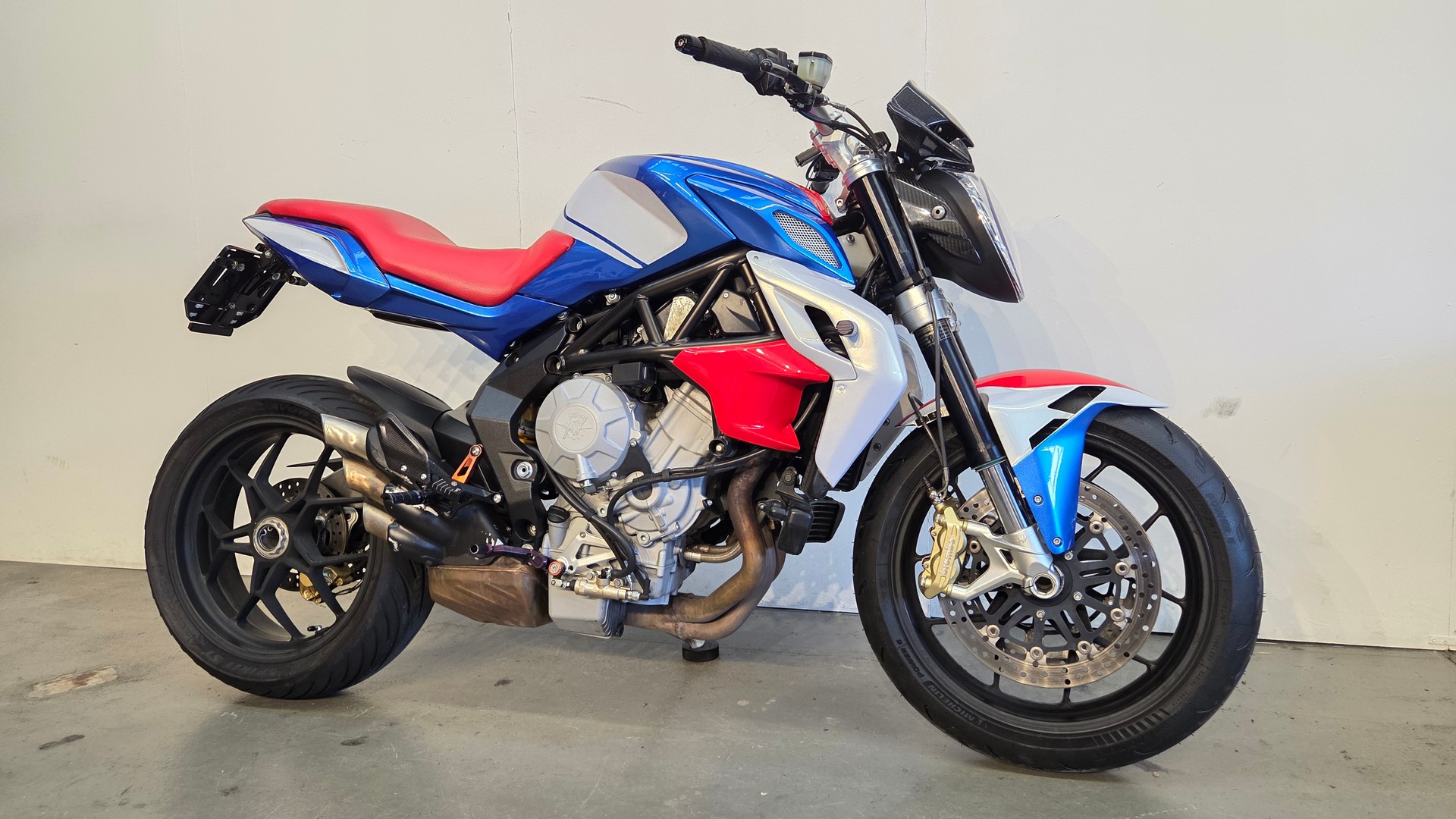 MV AGUSTA B3 Brutale 800-image-2