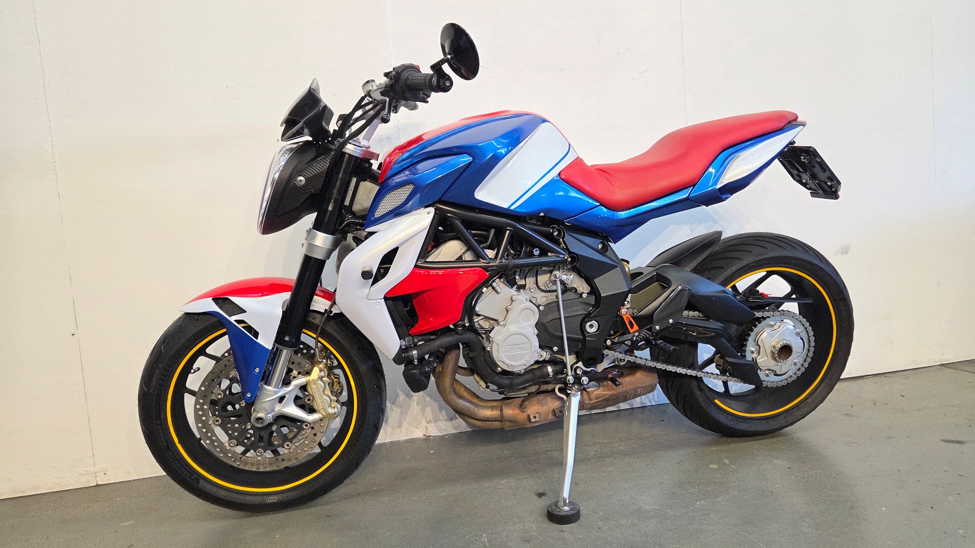 MV AGUSTA B3 Brutale 800-image-3