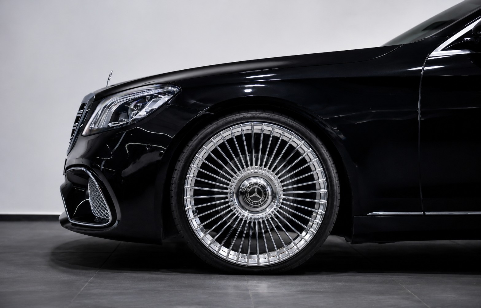 MERCEDES-BENZ d L | Langversion | S63 Look | 22 Zoll | Panorama | Head-Up Display | frisch ab Mercedes-Benz Service-image-1