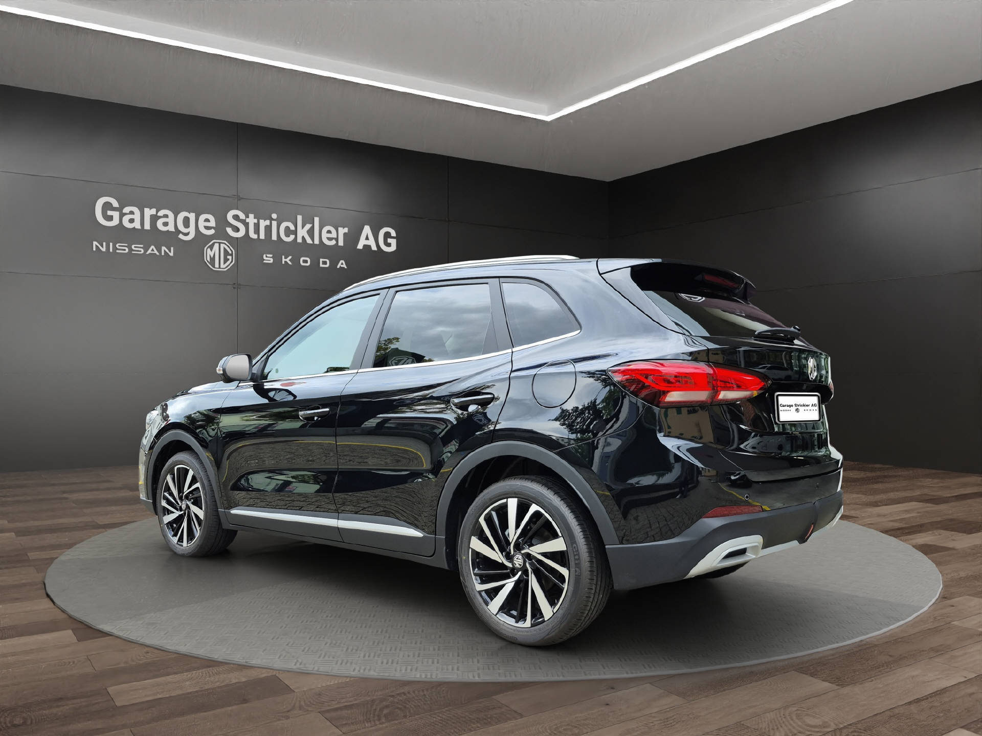 MG ZS 1.5 Hybrid+ Luxury Sunroof-showroom-element-2