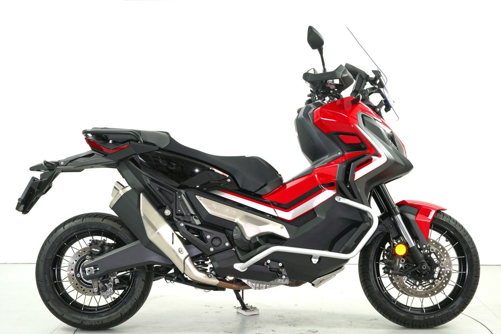 HONDA X-ADV 750 ABS-showroom-element-3