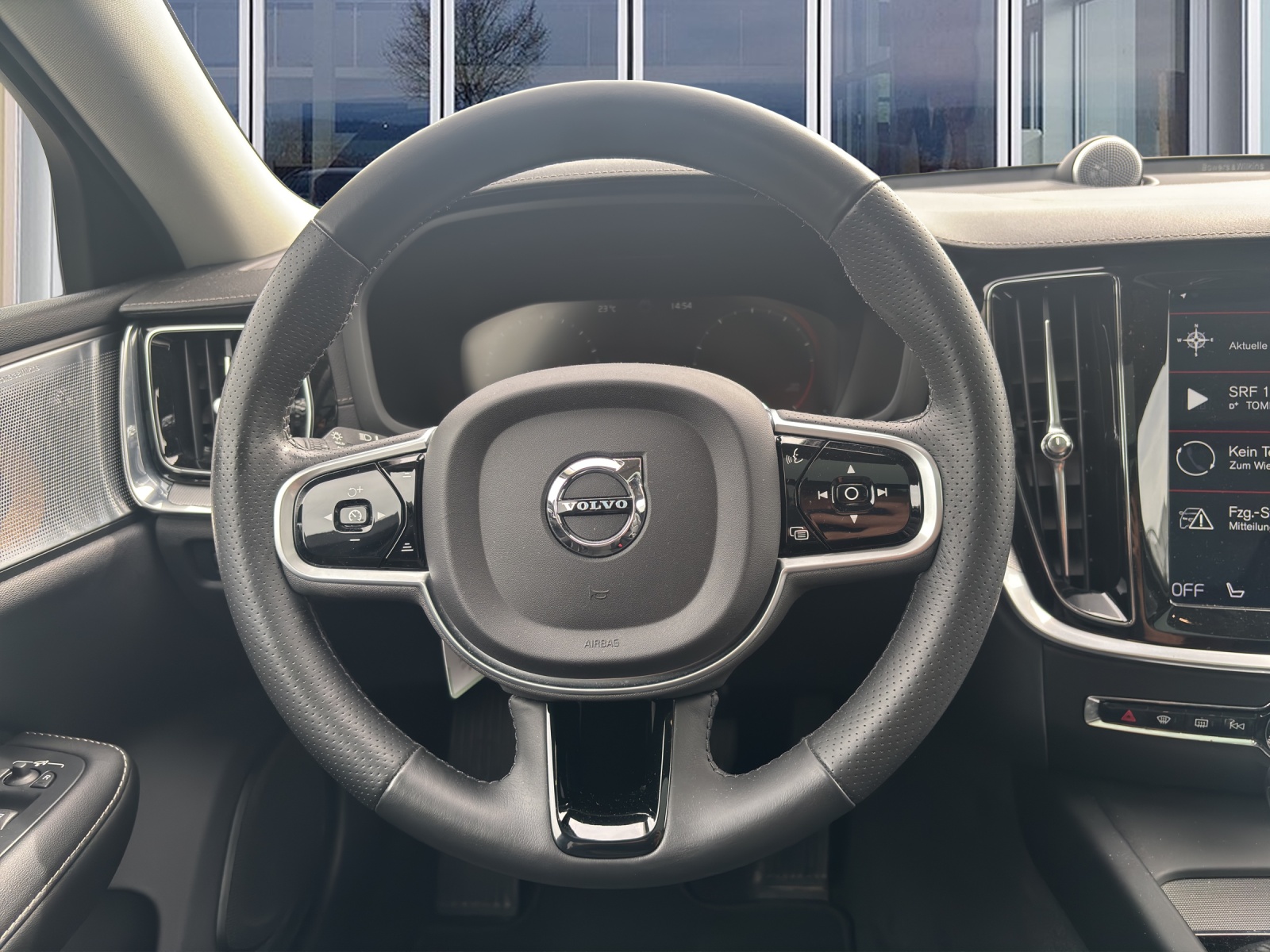 VOLVO V60 2.0 T6 Inscription AWD-image-10