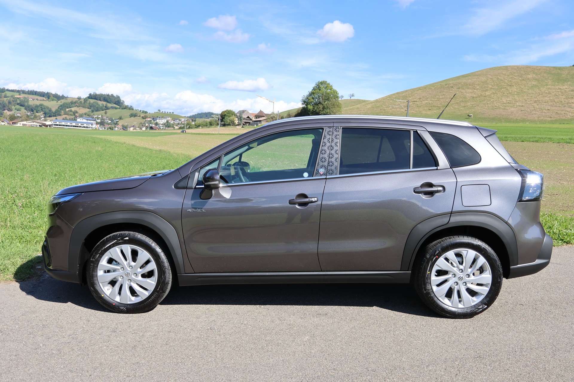 SUZUKI S-Cross 1.4T Piz Sulai 4WD Automatic-showroom-element-1