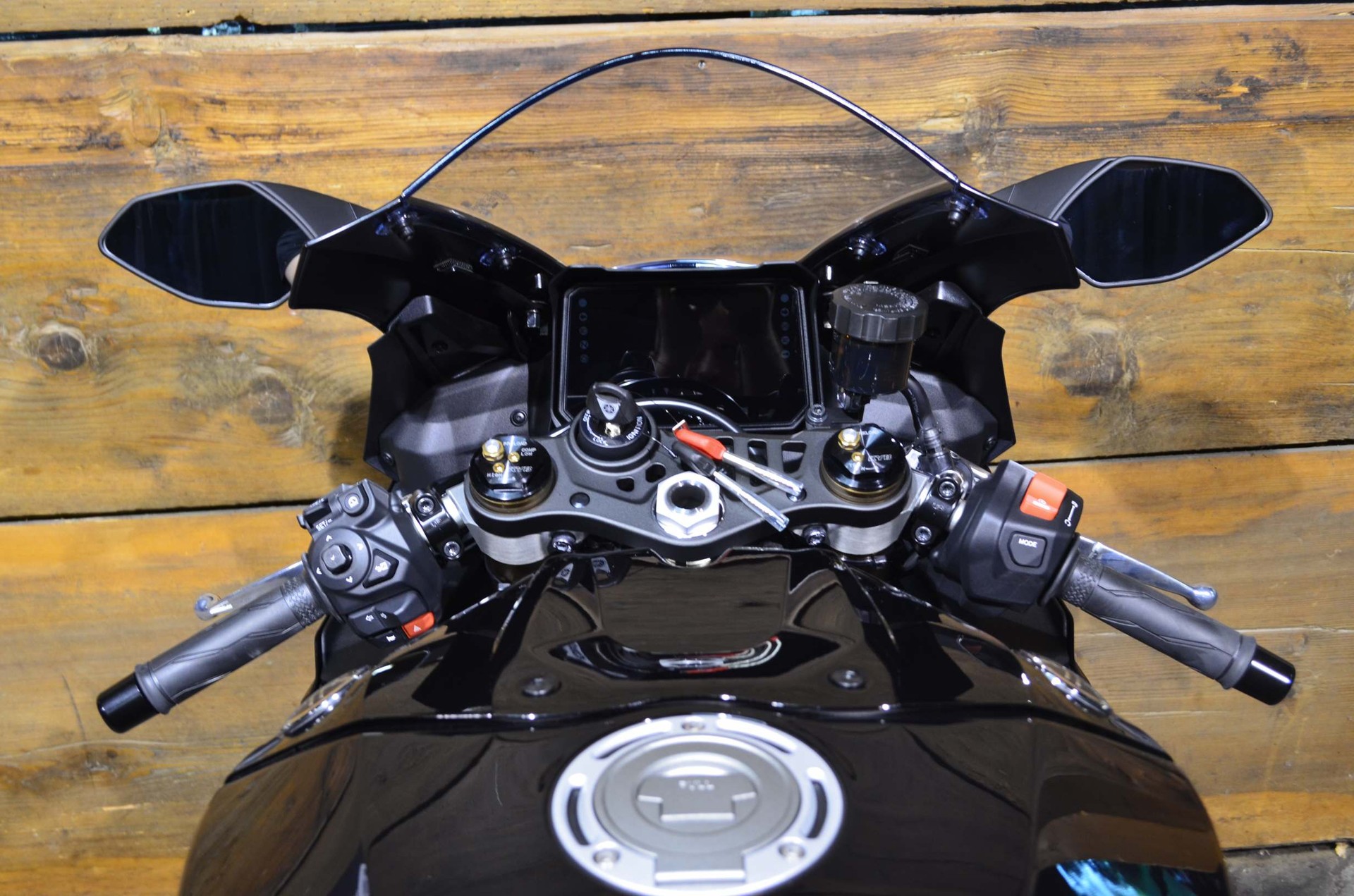YAMAHA R9 ABS (auf Anfrage)-image-2