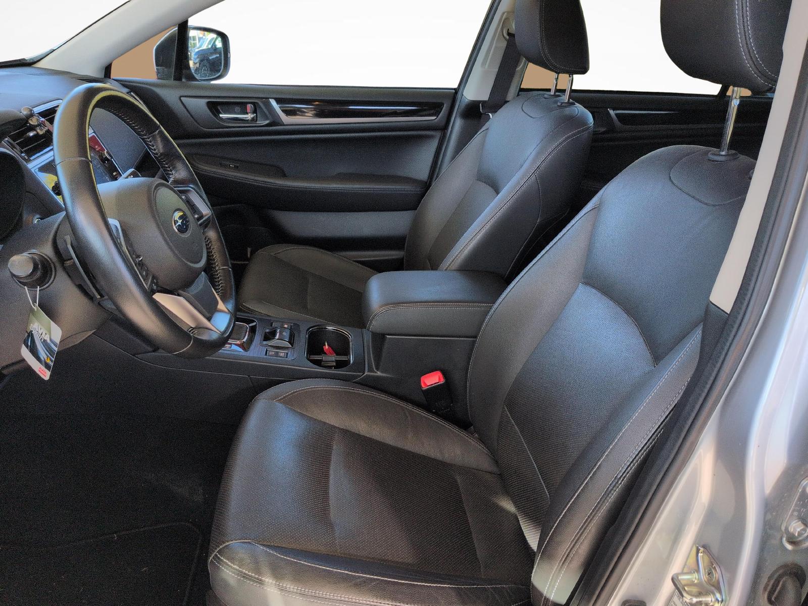 SUBARU Outback 2.5i Luxury-image-5