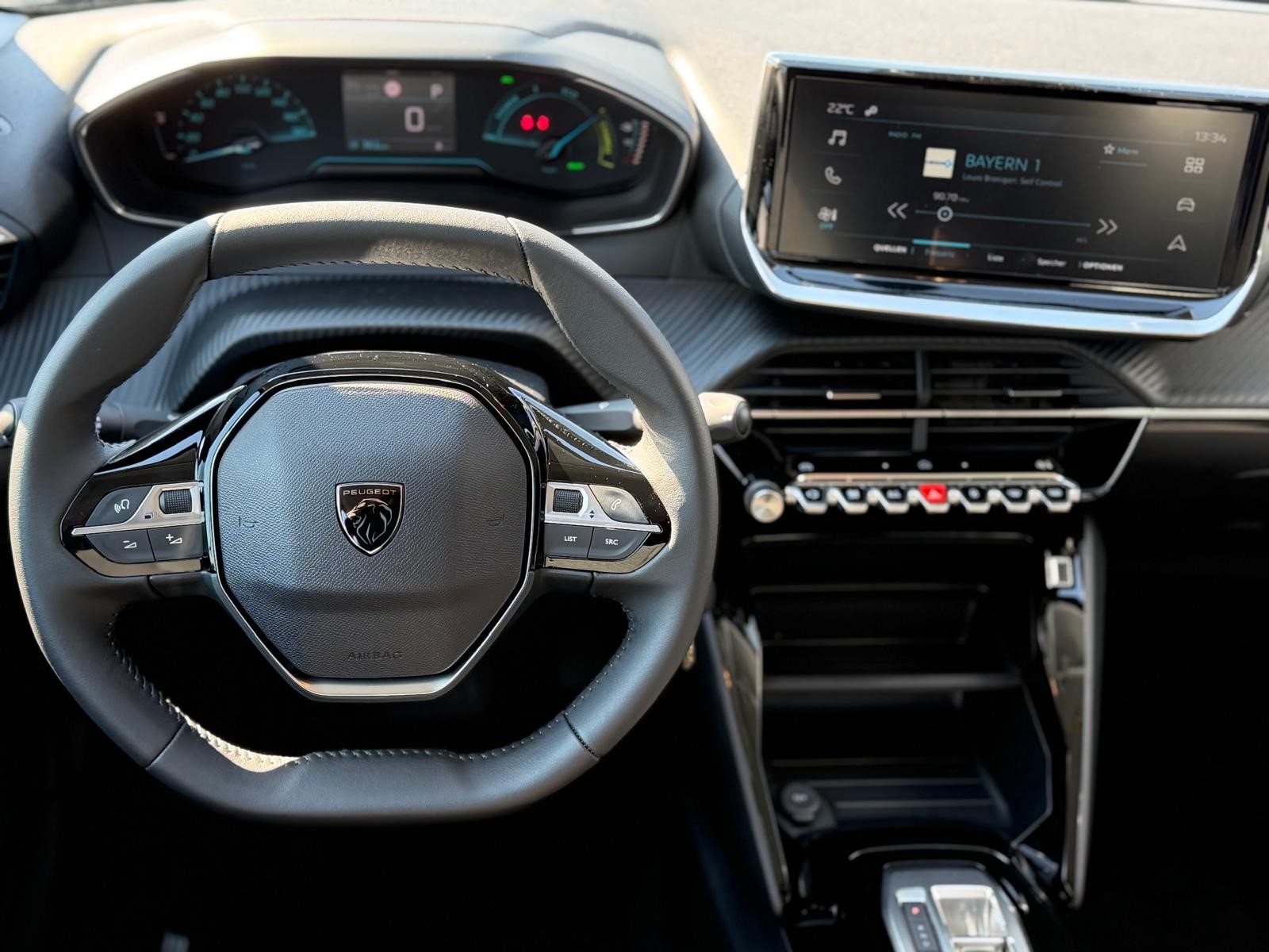 PEUGEOT 208 Elektrik 100 kW Style-image-7