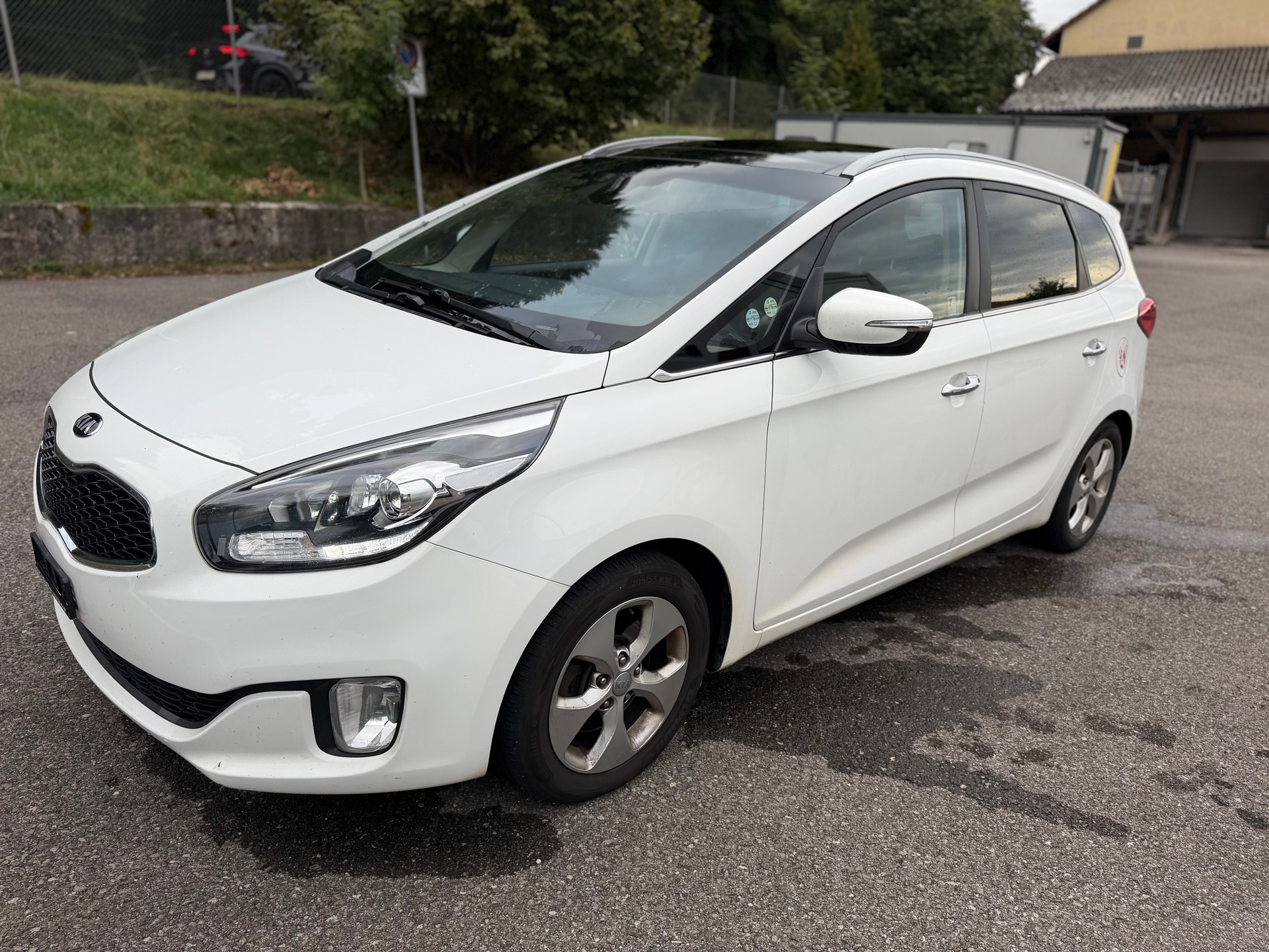 KIA Carens 1.7 CRDi Swiss Eco Edition 7 places-image-1