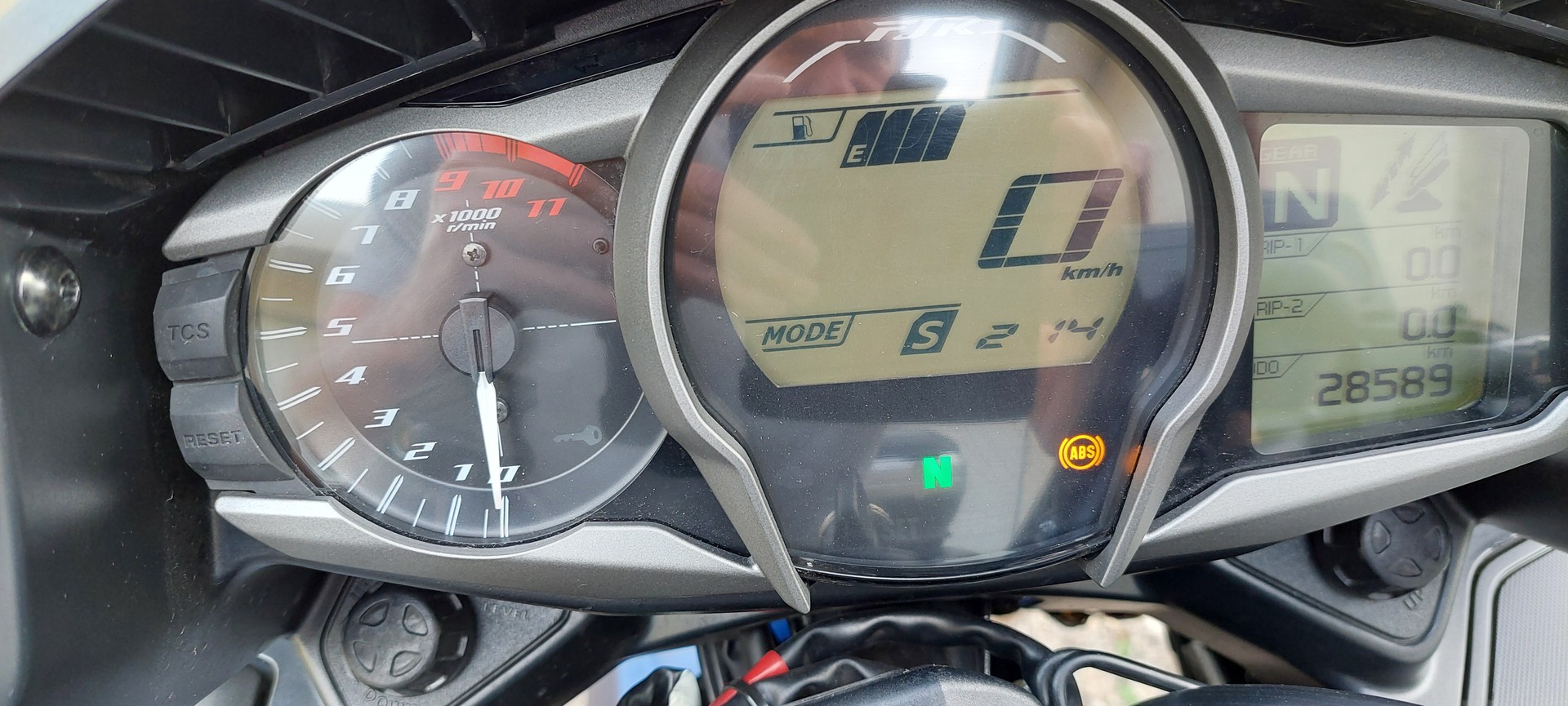 YAMAHA FJR 1300 AE ABS-image-4