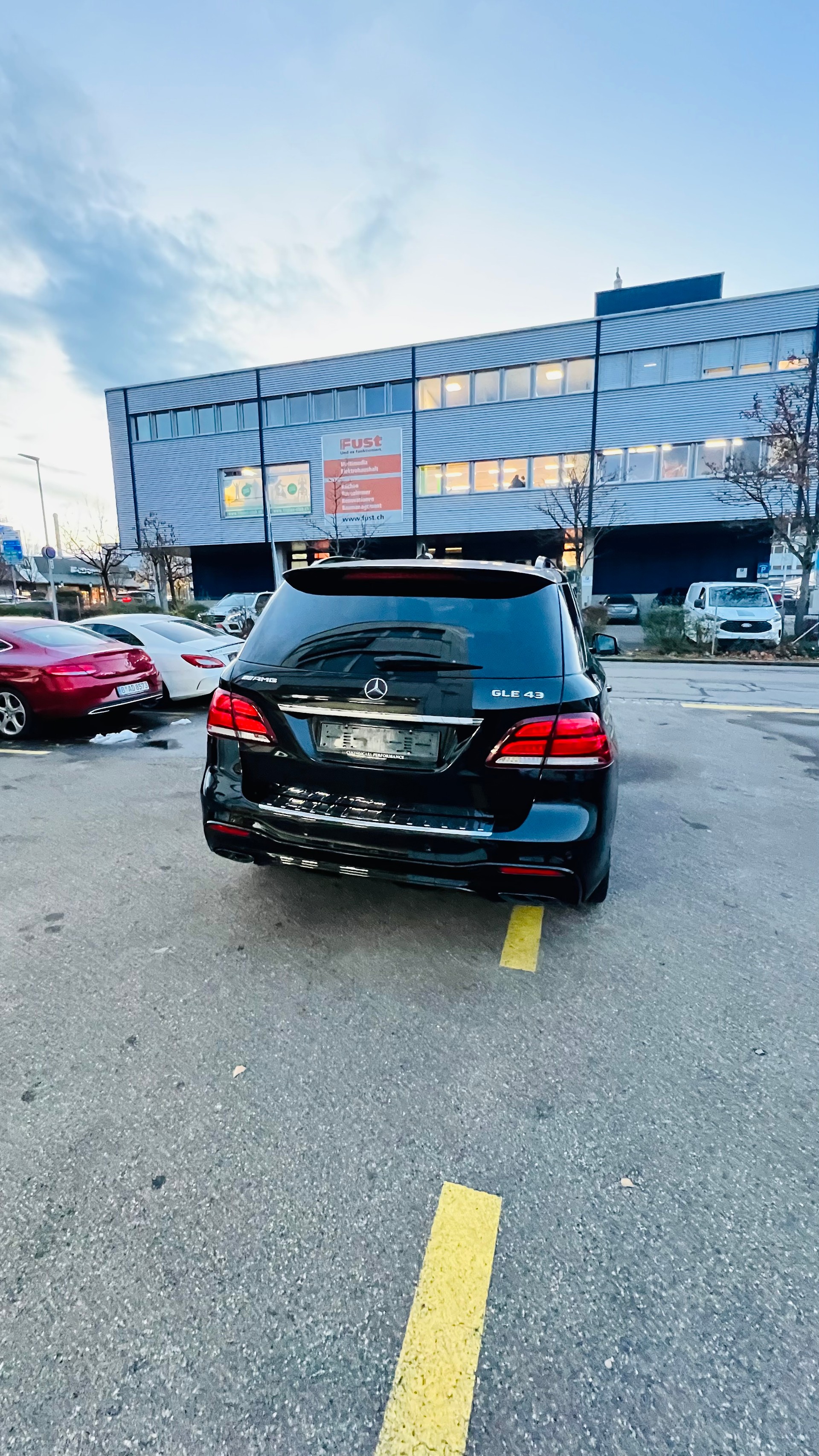 MERCEDES-BENZ GLE 43 AMG Executive 4Matic 9G-Tronic-image-4