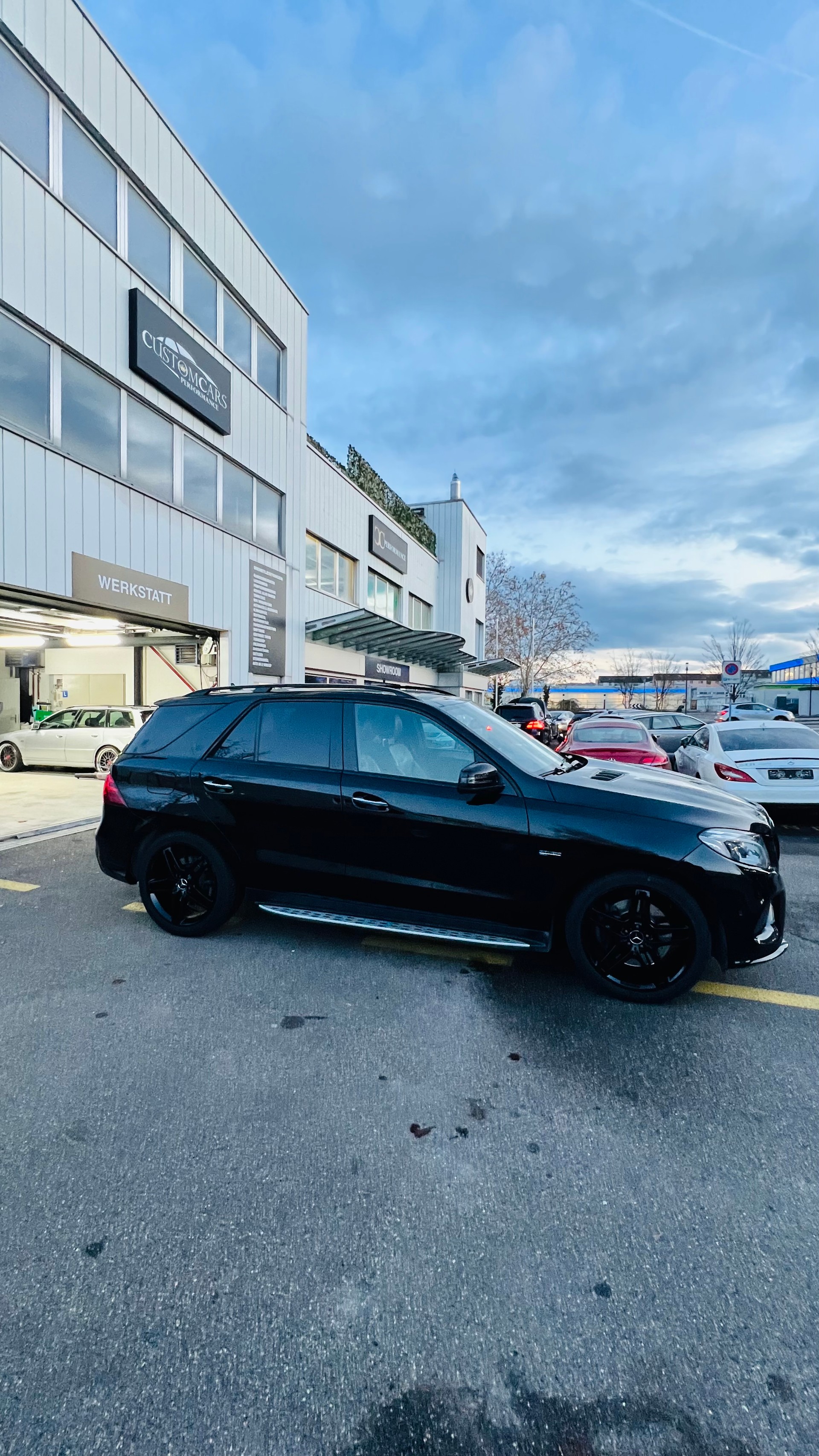 MERCEDES-BENZ GLE 43 AMG Executive 4Matic 9G-Tronic-showroom-element-2