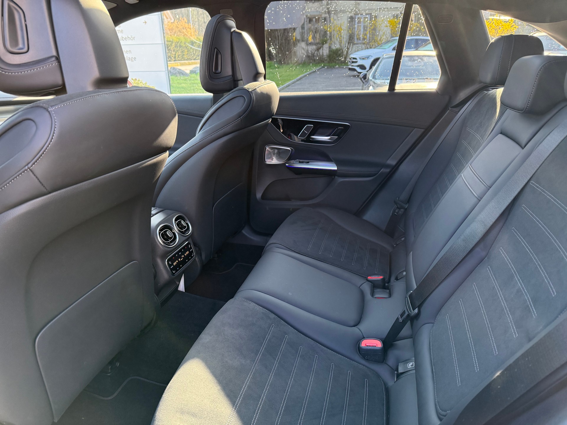 MERCEDES-BENZ GLC 300 e 4M 9G-Tronic-image-5
