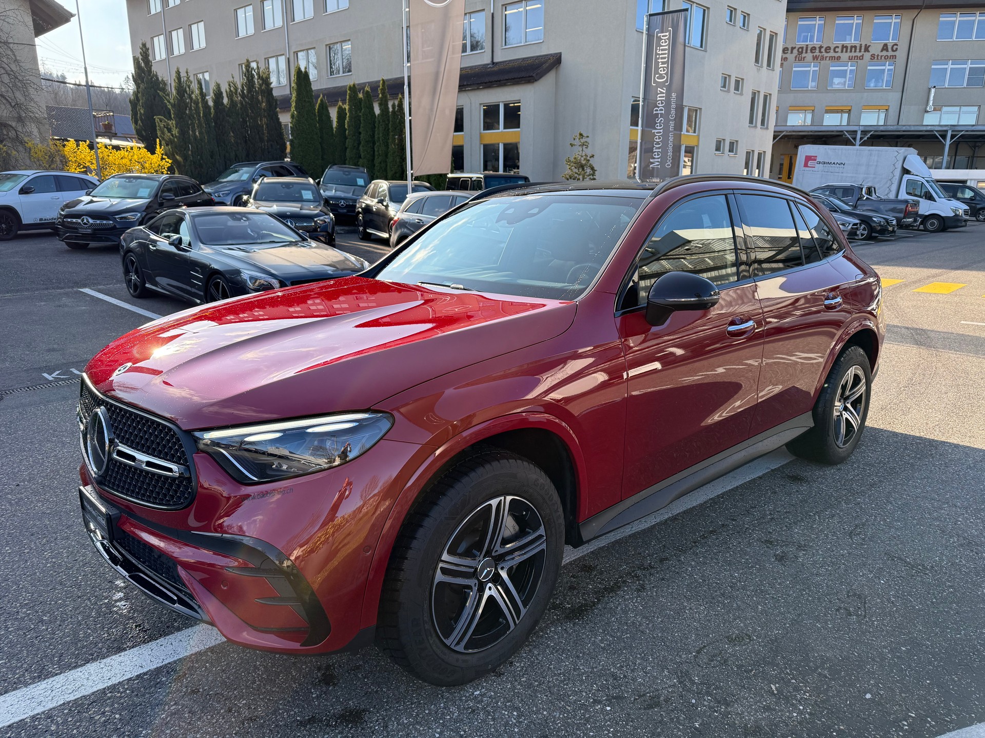 MERCEDES-BENZ GLC 300 e 4M 9G-Tronic-showroom-element-2